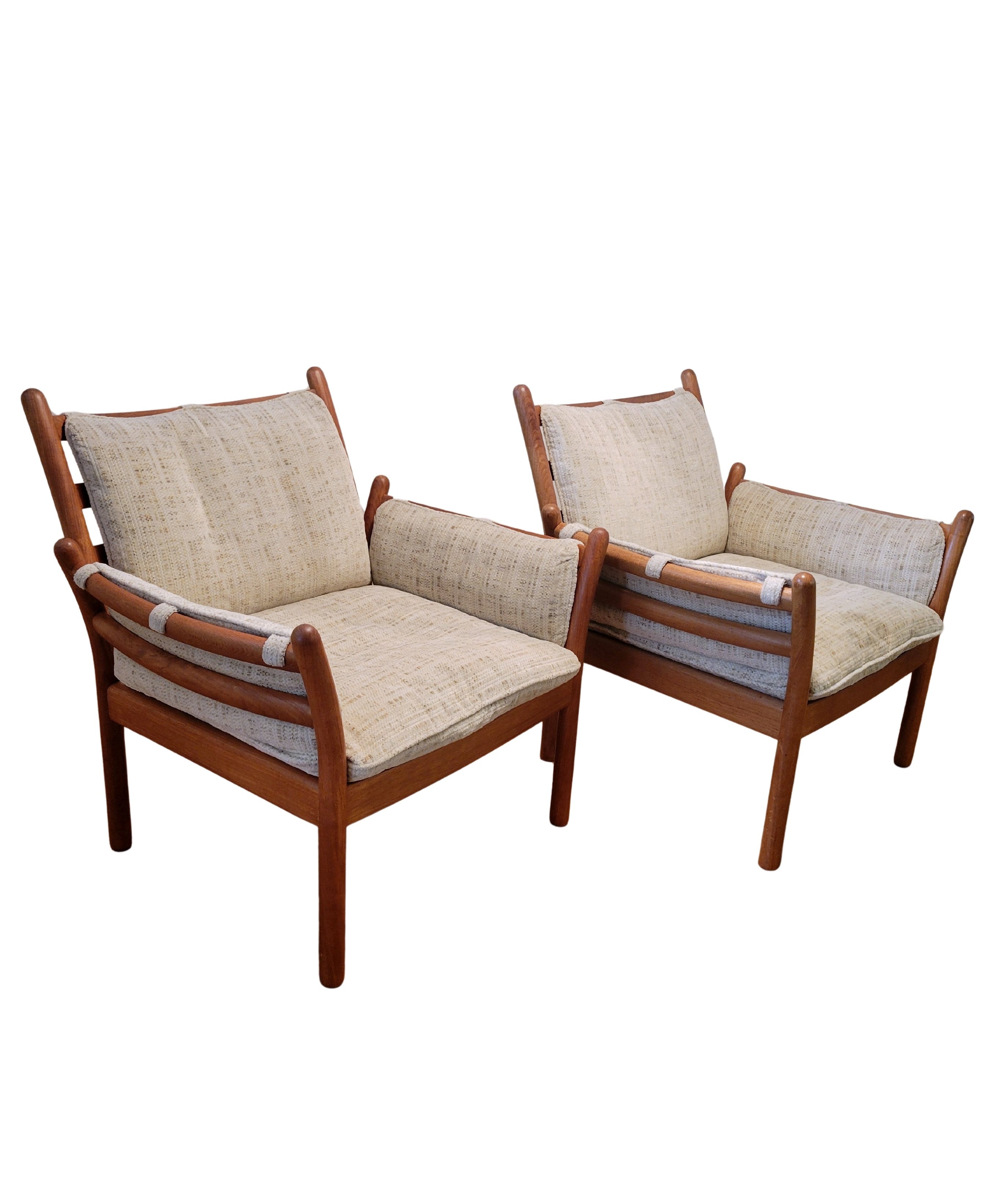 Set_of_2_Genius_easy_chairs_by_Illum_Wikkelsø_for_C.F.C._Silkeborg