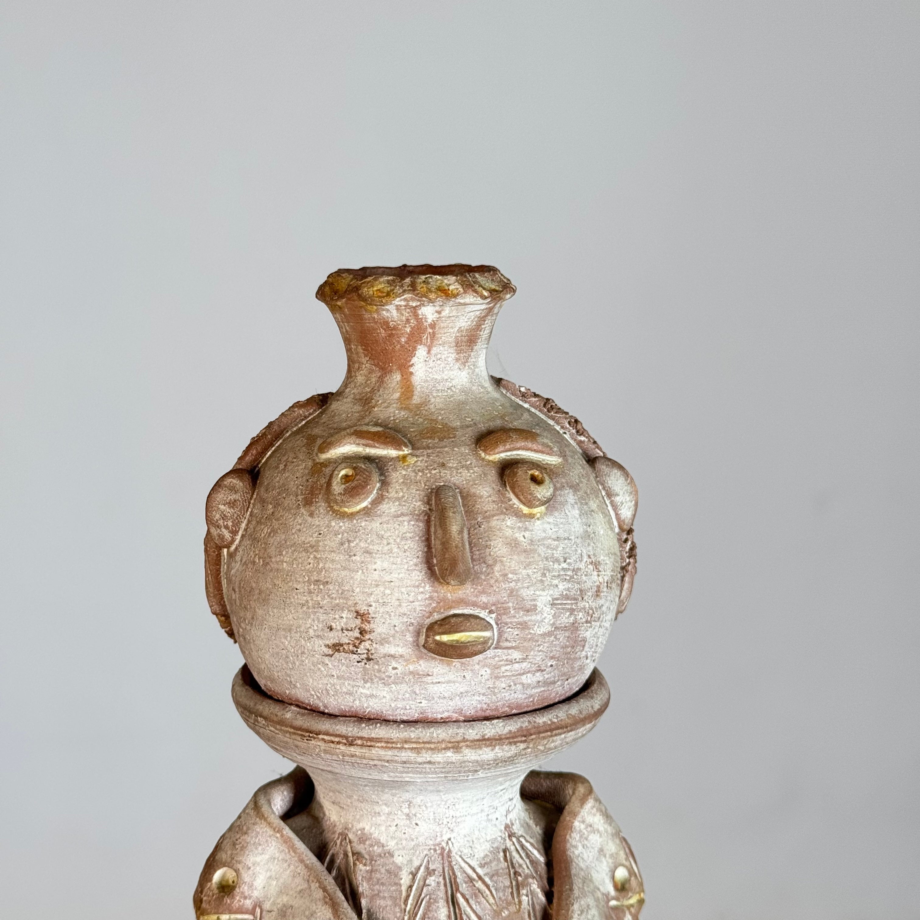 Set_of_2_Terracotta_Figurative_Sculptures_by_Saverio_Farci,_Sardinia,_Italy