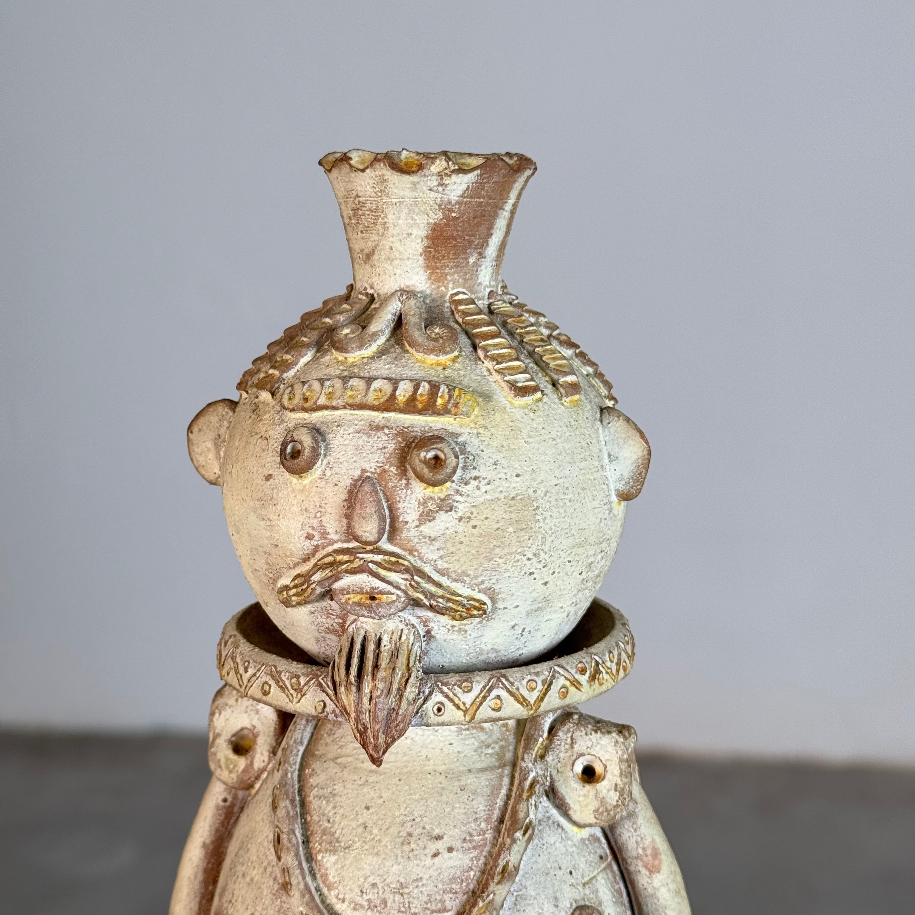 Set_of_2_Terracotta_Figurative_Sculptures_by_Saverio_Farci,_Sardinia,_Italy