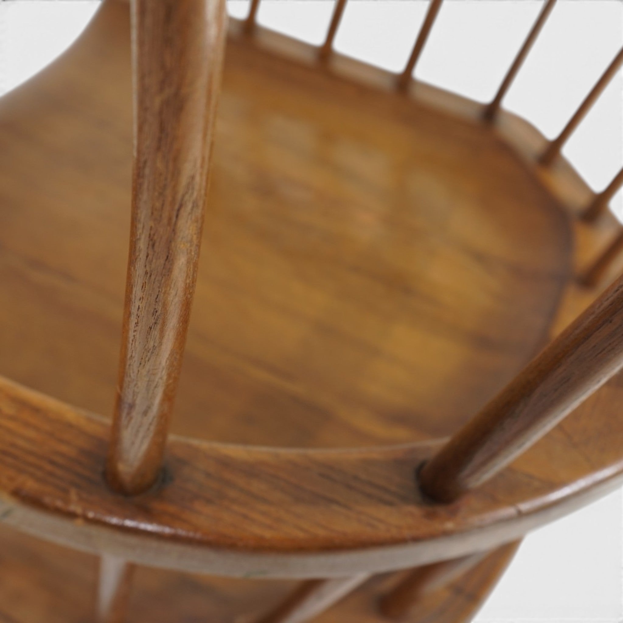 Set_of_2_Handcrafted_English_Windsor_Lounge_Chairs,_High_Wycombe,_1960s