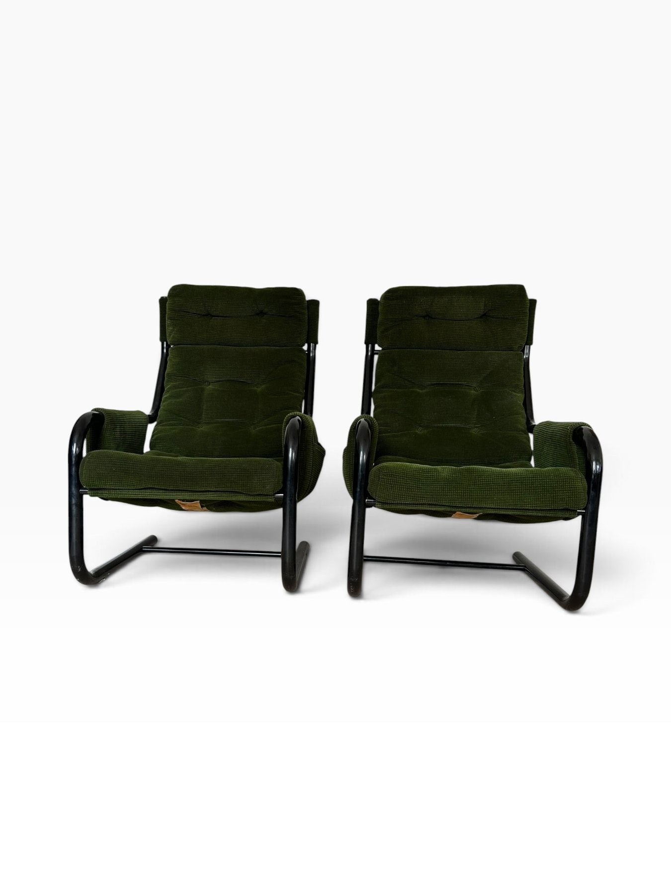 Set_of_2_Holy_armchairs_in_chenille,_production_by_1P_(Uno_Pi)_designed_by_Diego_Mattu,_1970_Italy