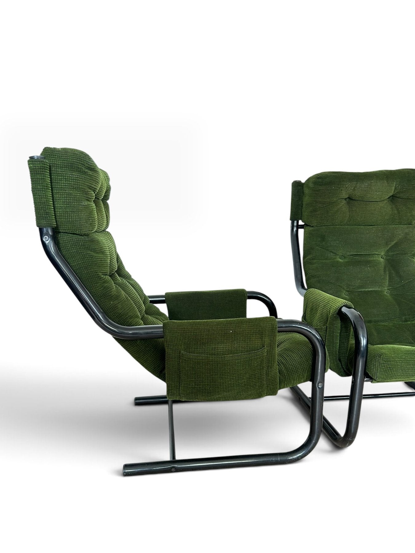 Set_of_2_Holy_armchairs_in_chenille,_production_by_1P_(Uno_Pi)_designed_by_Diego_Mattu,_1970_Italy