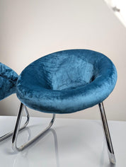 Set_of_2_Italian_Armchairs_in_Chromed_Metal_and_Blue_Velvet,_1970s