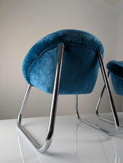 Set_of_2_Italian_Armchairs_in_Chromed_Metal_and_Blue_Velvet,_1970s