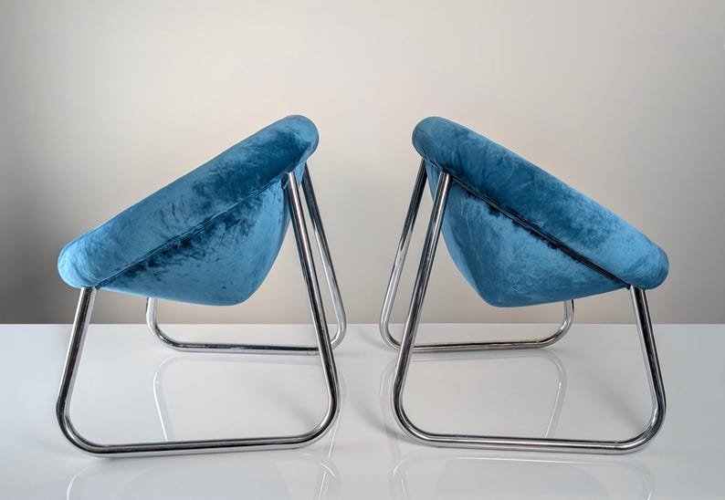 Set_of_2_Italian_Armchairs_in_Chromed_Metal_and_Blue_Velvet,_1970s