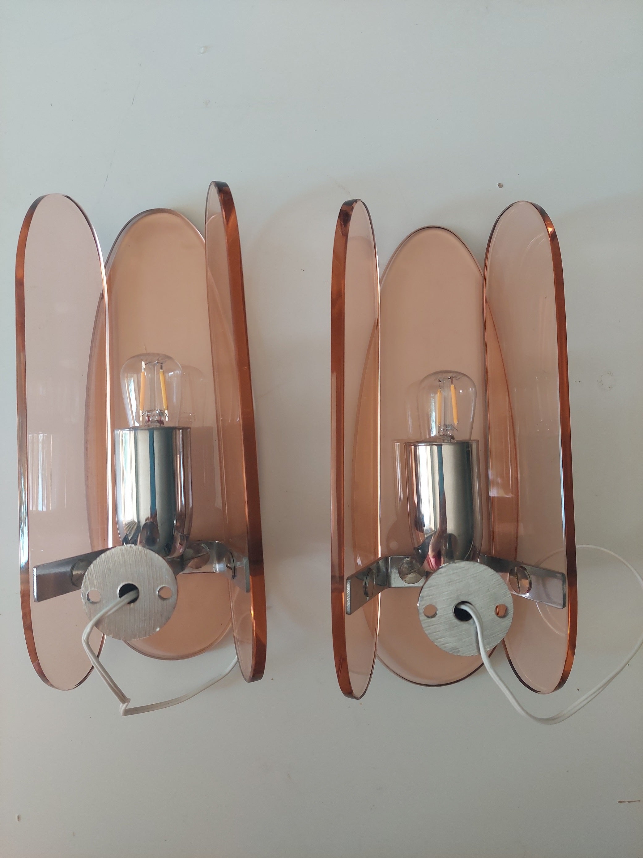 Set_of_2_1970s_VECA_Pink_Crystal_Glass_and_Chrome_Wall_Lights,_Italy