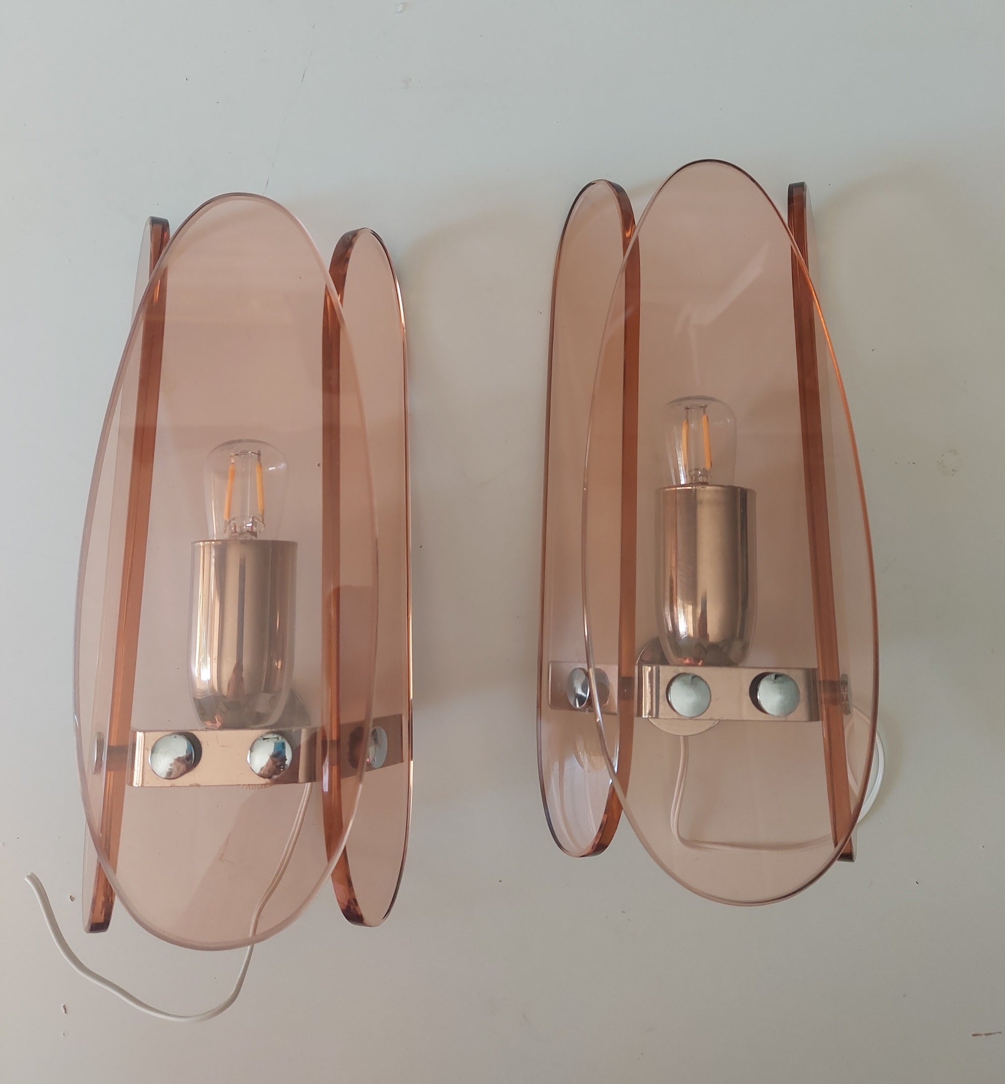 Set_of_2_1970s_VECA_Pink_Crystal_Glass_and_Chrome_Wall_Lights,_Italy
