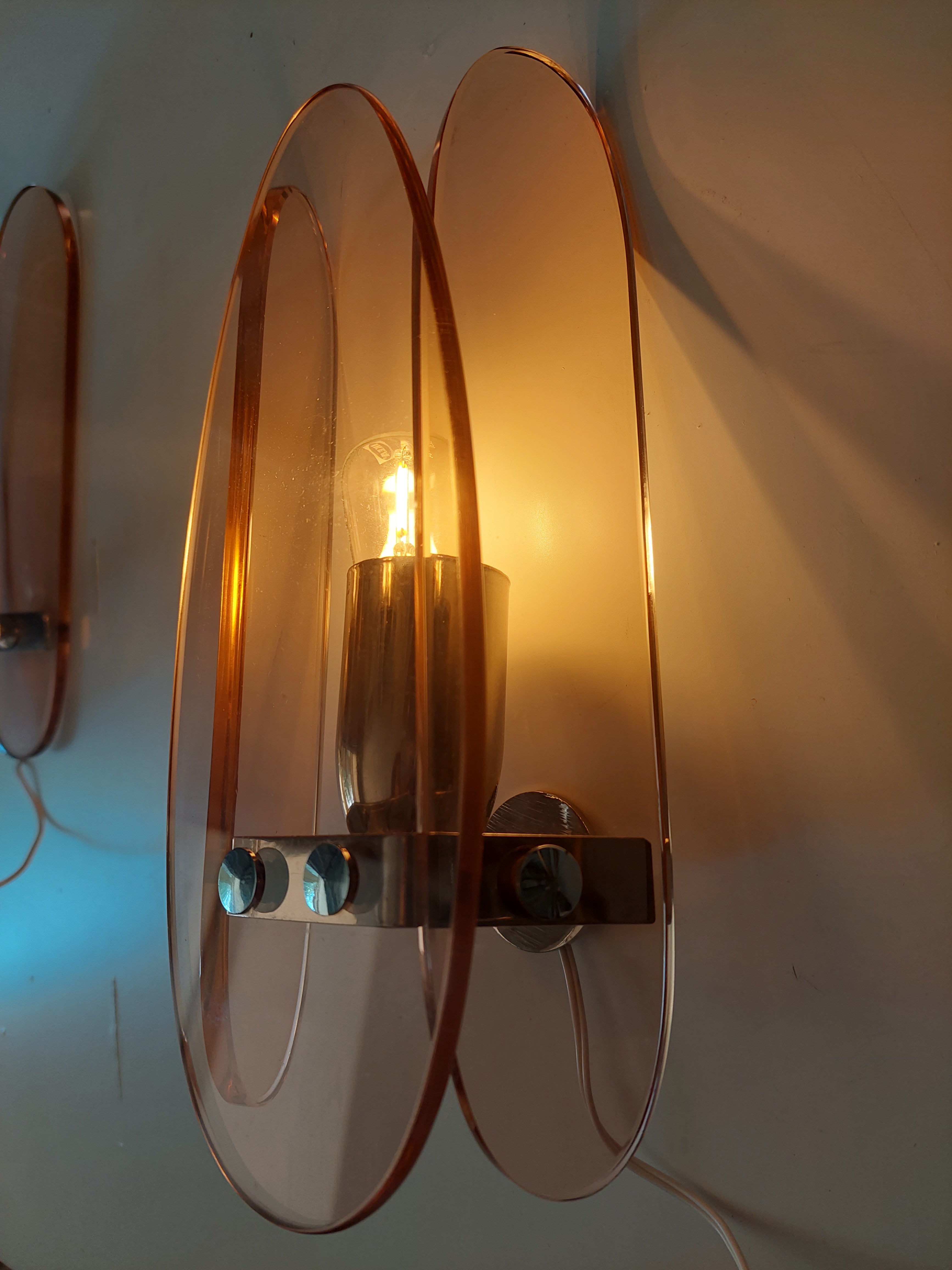 Set_of_2_1970s_VECA_Pink_Crystal_Glass_and_Chrome_Wall_Lights,_Italy