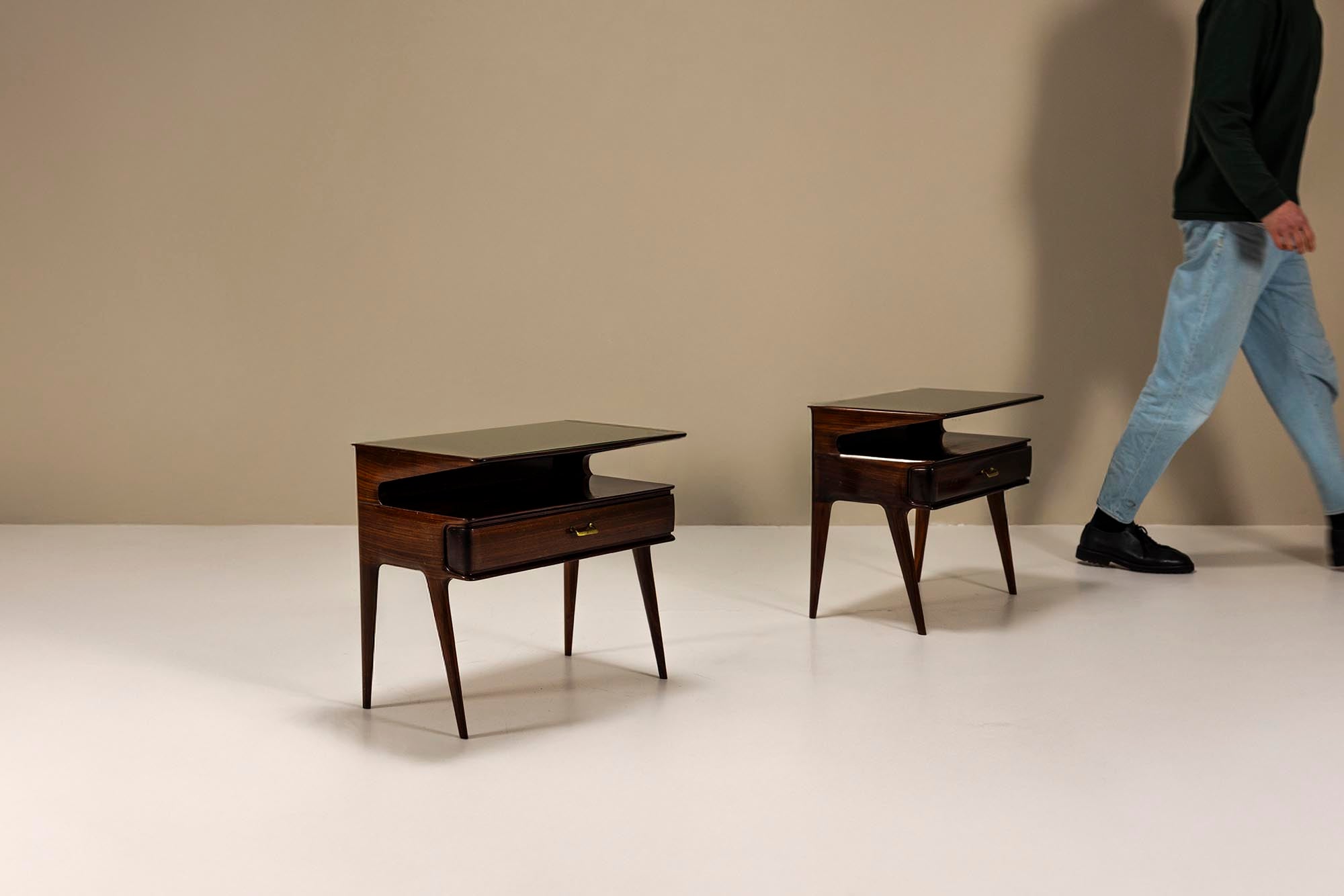 Set_of_2_Italian_Mid-Century_Nightstands_with_Glass_Top