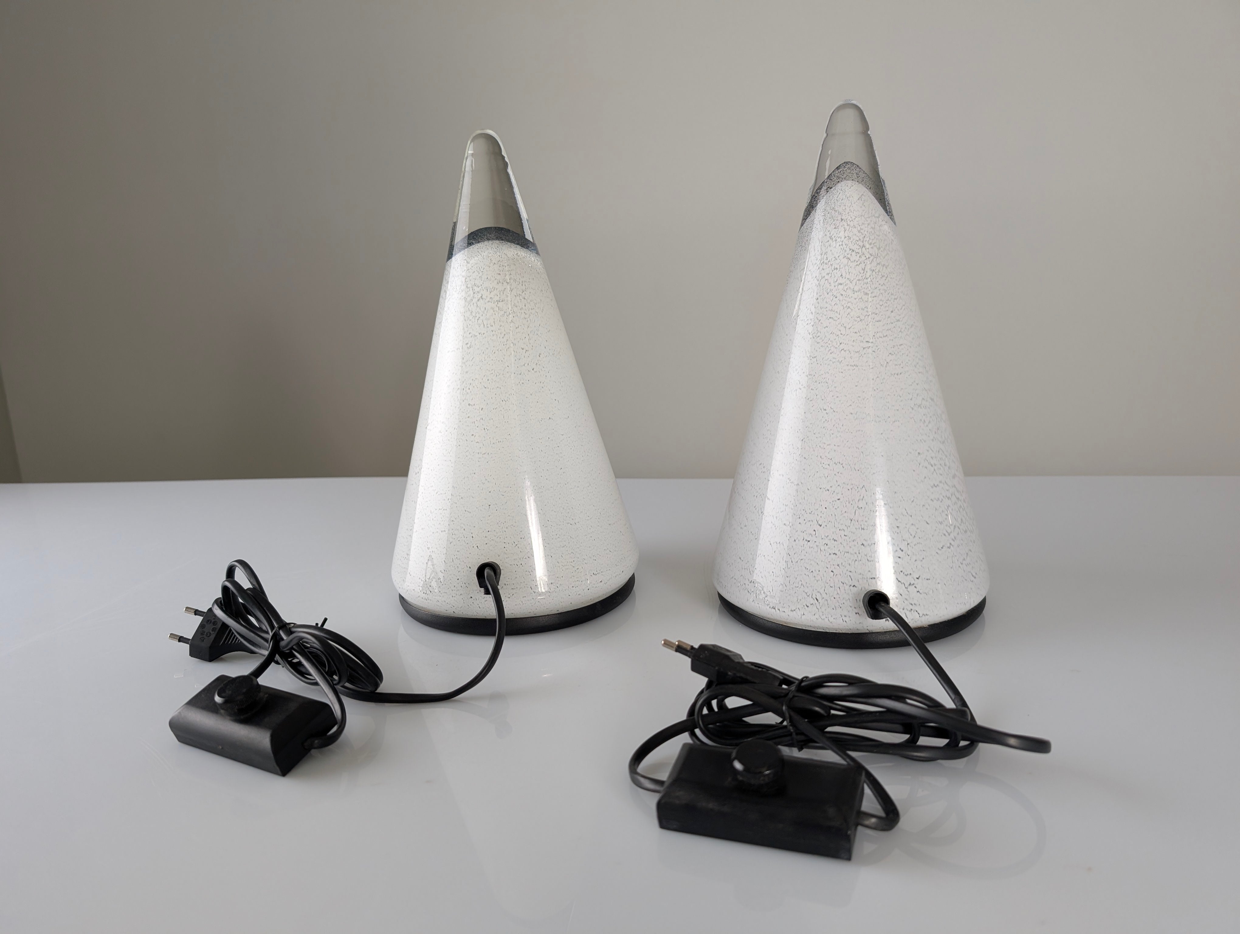 Set_of_2_Italian_Murano_Glass_Cone_Table_Lamps_1980s