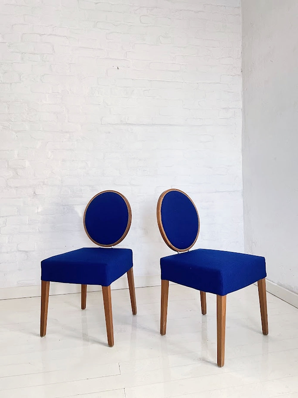 Set_of_2_Italian_Postmodern_Chairs_in_Yves_Klein_Blue_Mira_X_Fabric_and_Cherry_Veneer,_Italy,_1990s