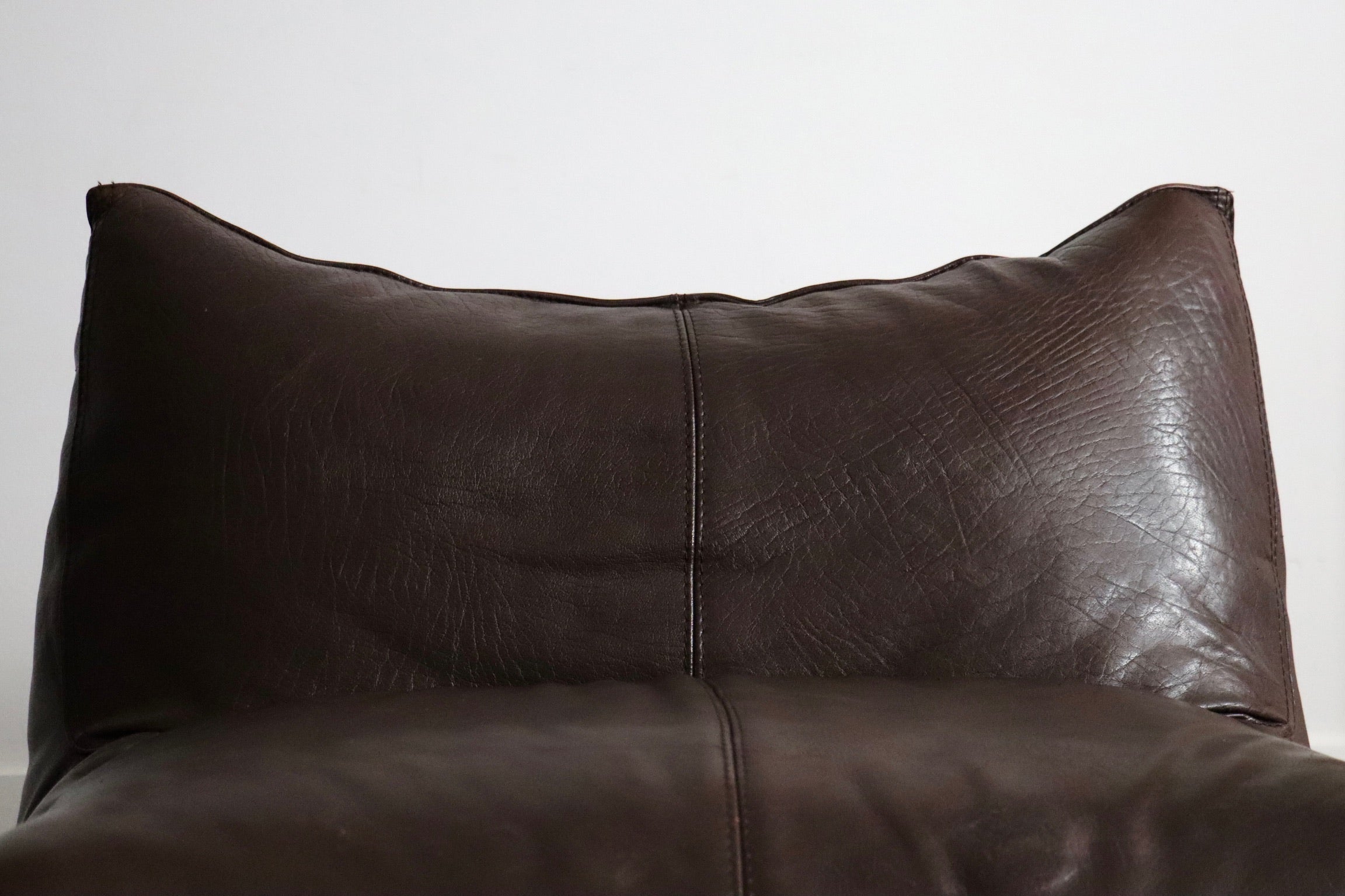 Set_of_2_Le_Bambole_Lounge_chairs_in_buffalo_leather_By_Mario_Bellini_For_B&B_Italia,_1970s