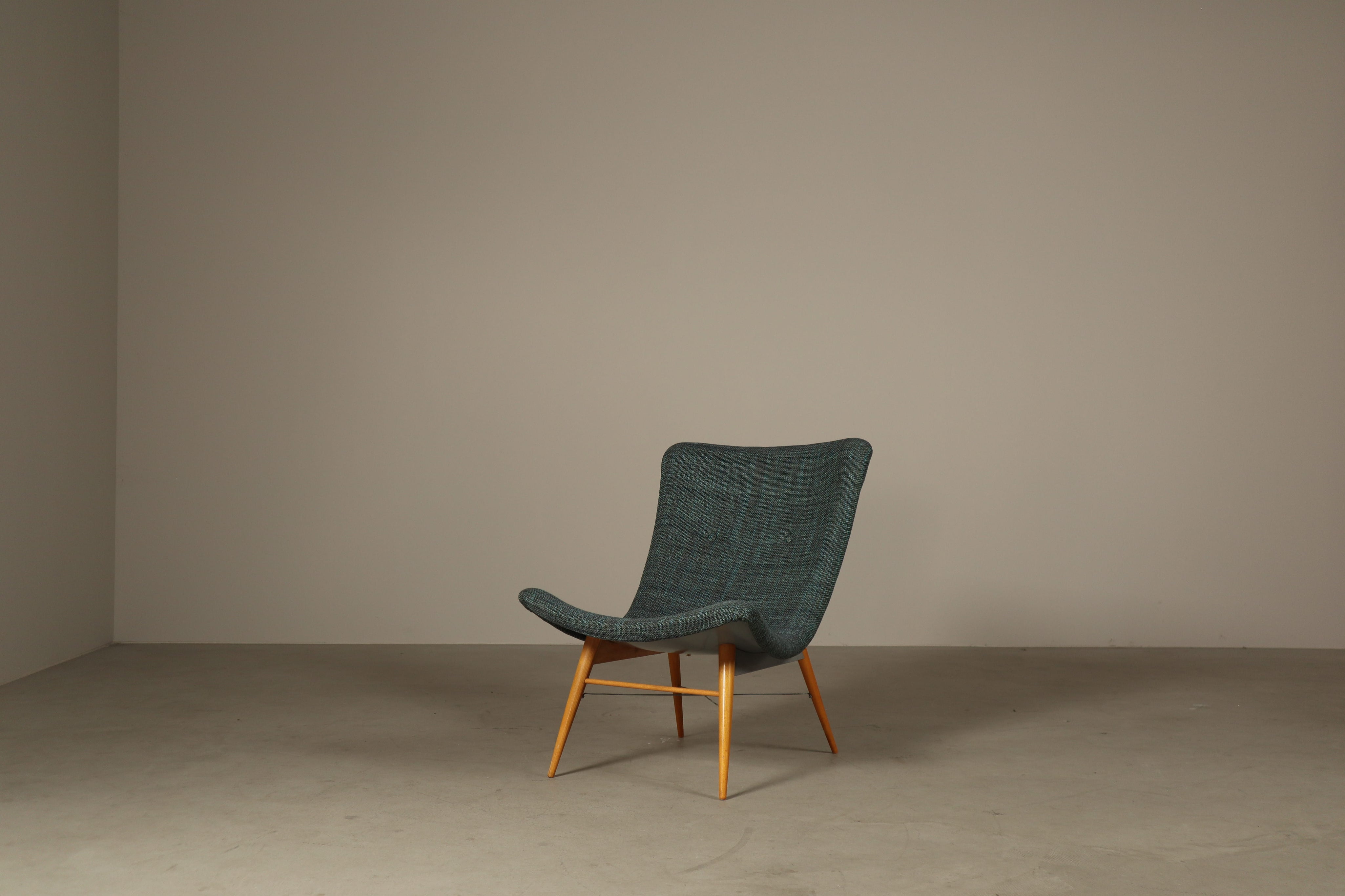 Set_of_2_Miroslav_Navrátil_TV_Lounge_Chairs_for_Český_Nábytek_in_Fiberglass,_Czechoslovakia,_circa_1959