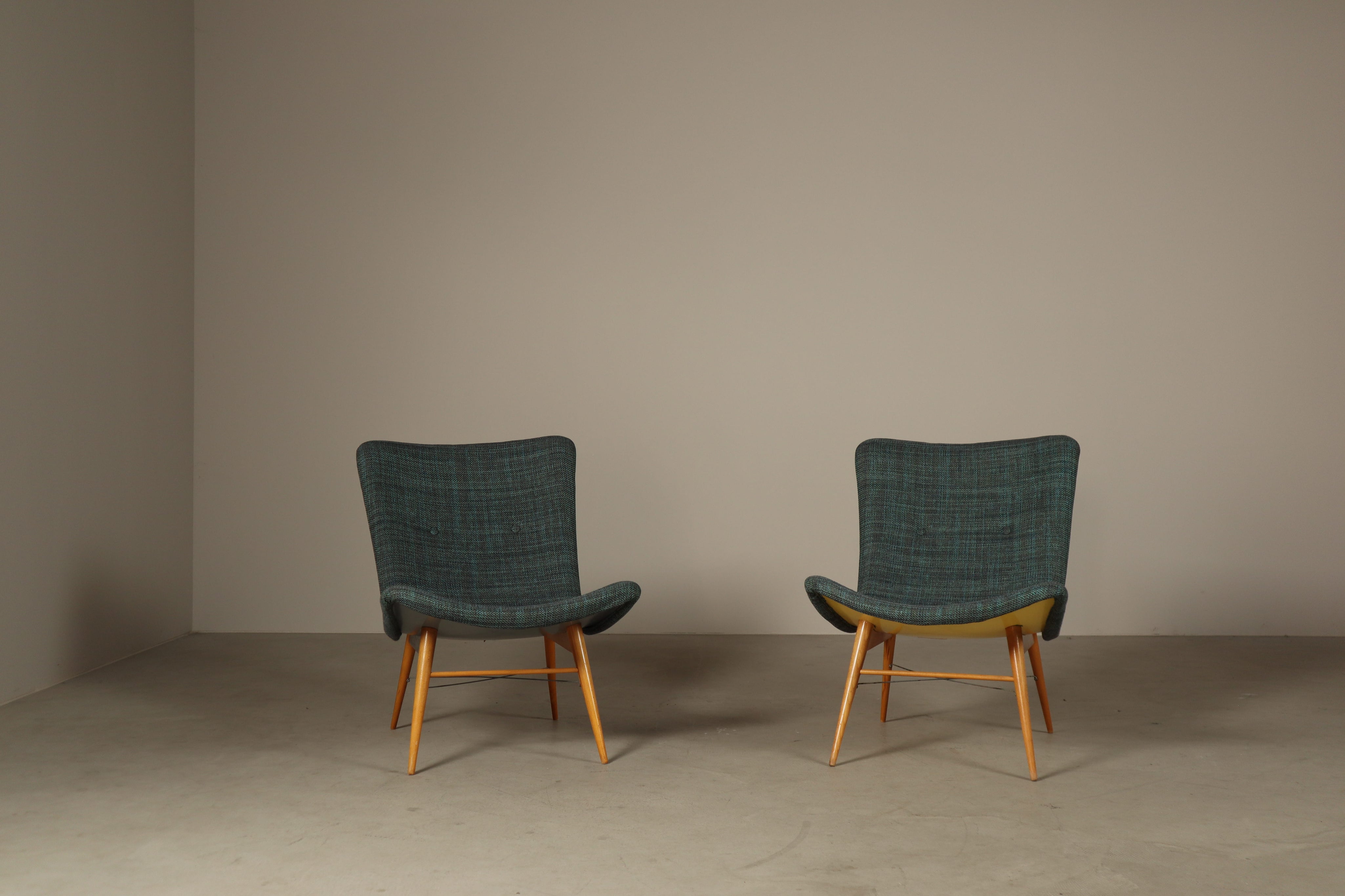 Set_of_2_Miroslav_Navrátil_TV_Lounge_Chairs_for_Český_Nábytek_in_Fiberglass,_Czechoslovakia,_circa_1959