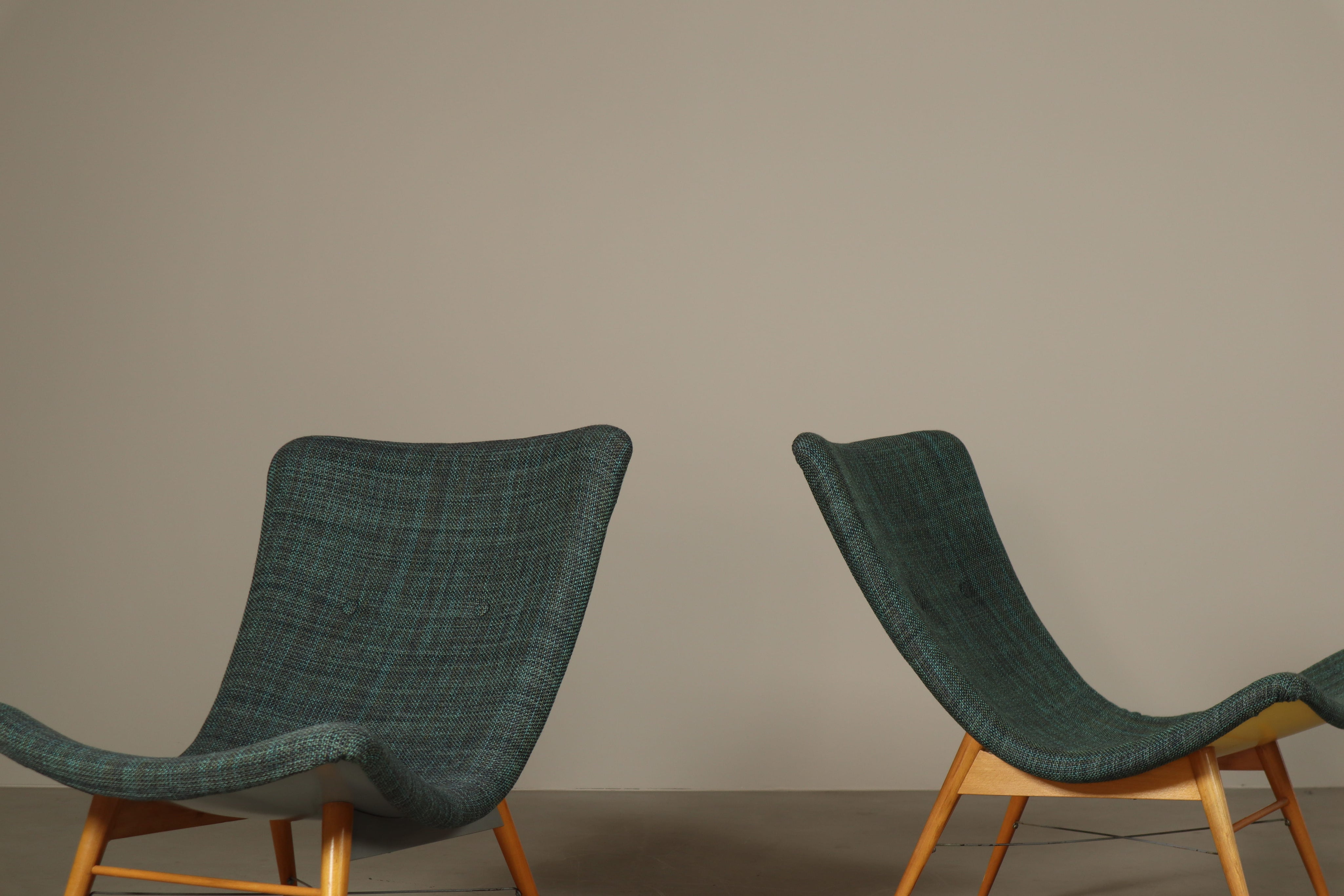 Set_of_2_Miroslav_Navrátil_TV_Lounge_Chairs_for_Český_Nábytek_in_Fiberglass,_Czechoslovakia,_circa_1959