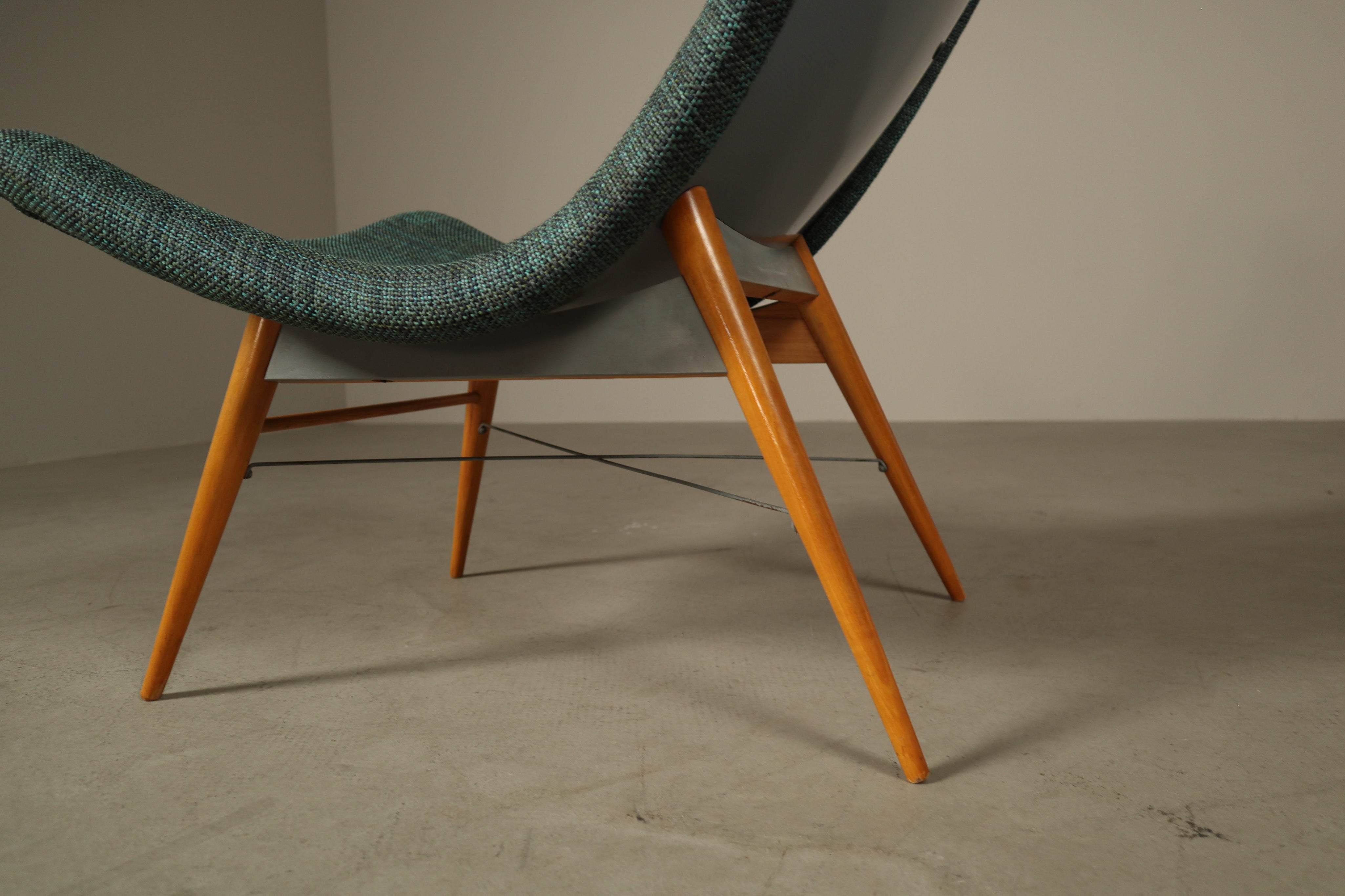 Set_of_2_Miroslav_Navrátil_TV_Lounge_Chairs_for_Český_Nábytek_in_Fiberglass,_Czechoslovakia,_circa_1959