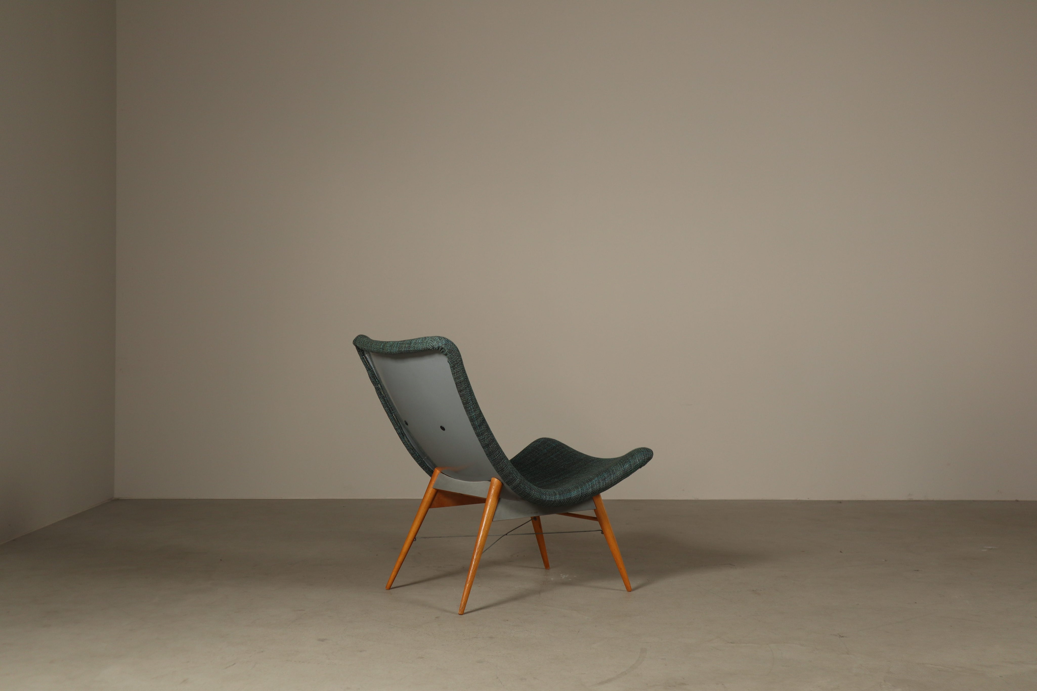 Set_of_2_Miroslav_Navrátil_TV_Lounge_Chairs_for_Český_Nábytek_in_Fiberglass,_Czechoslovakia,_circa_1959