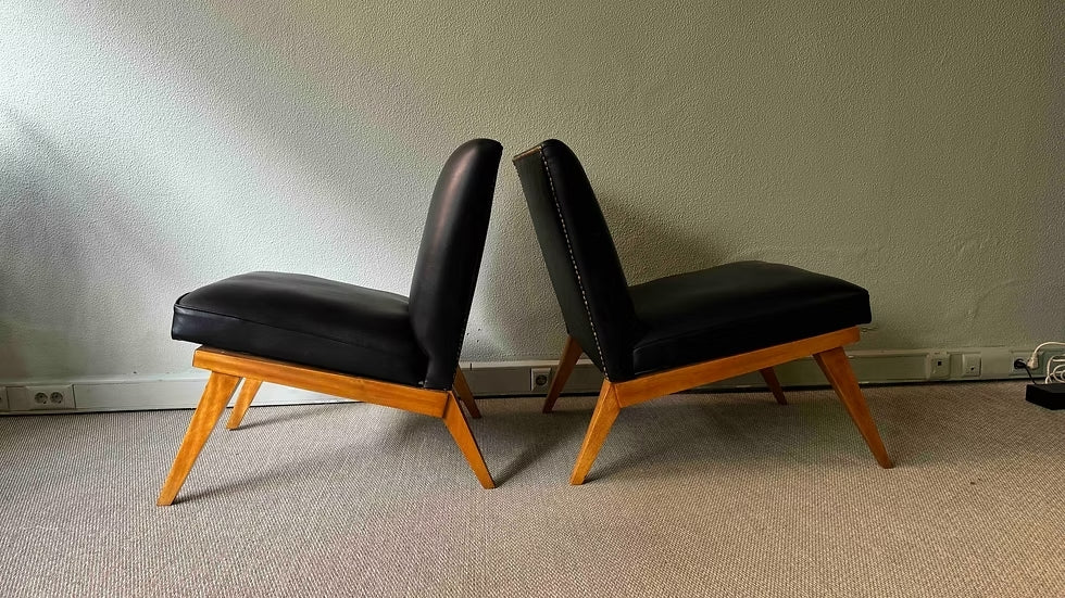 Pair_of_Low_Chair_in_the_style_of_Jens_Risom_Slipper_Chair._1950's