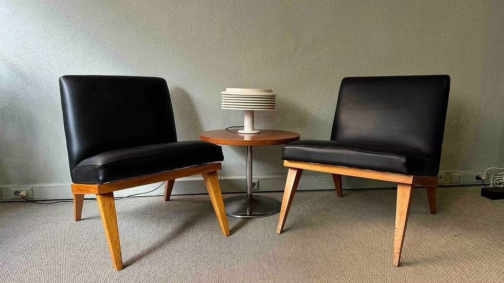 Pair_of_Low_Chair_in_the_style_of_Jens_Risom_Slipper_Chair._1950's