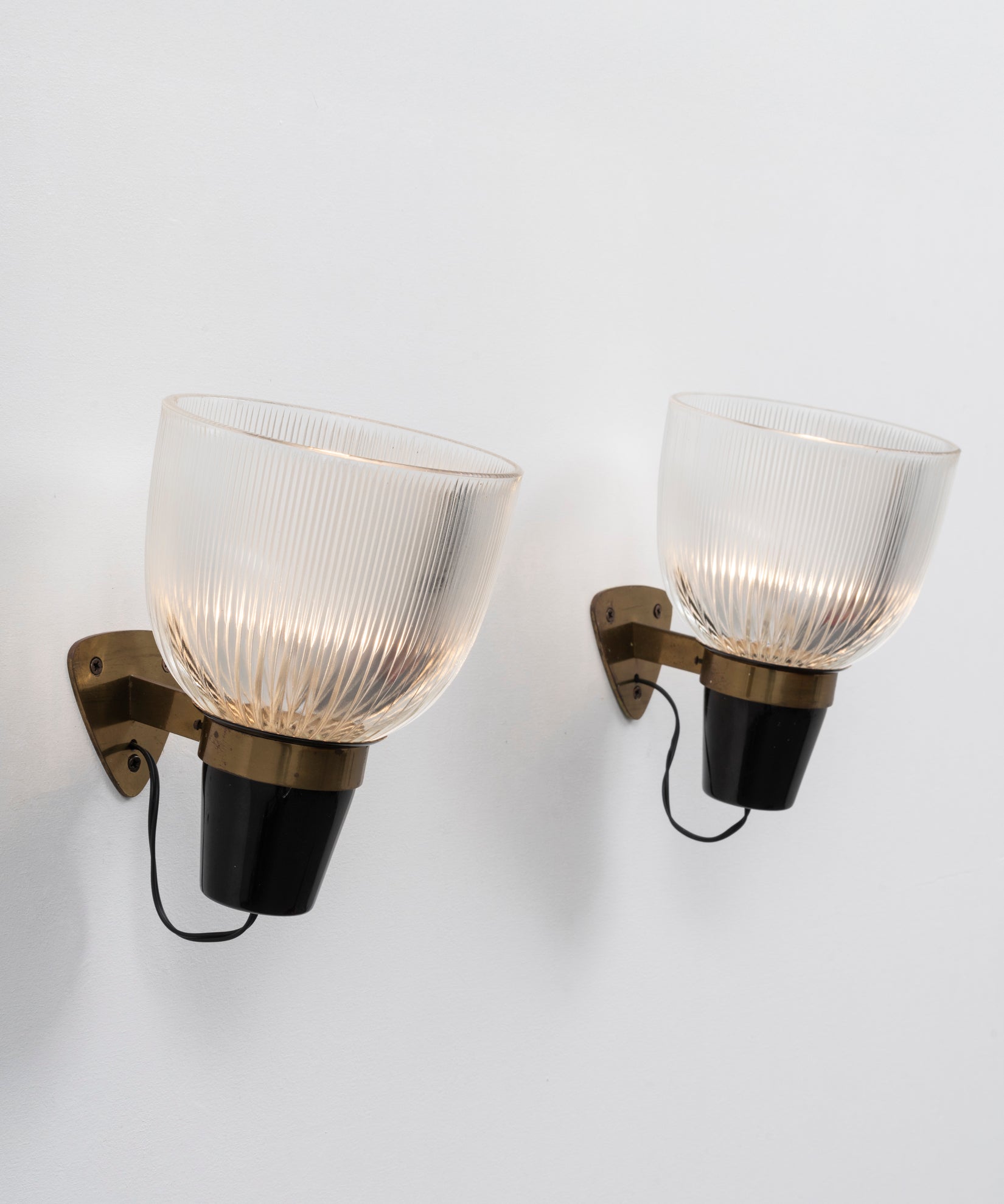 Set_of_2_“LP5”_wall_lamps_by_Ignazio_Gardella_for_Azucena,_Italy,_1950s,_original_edition