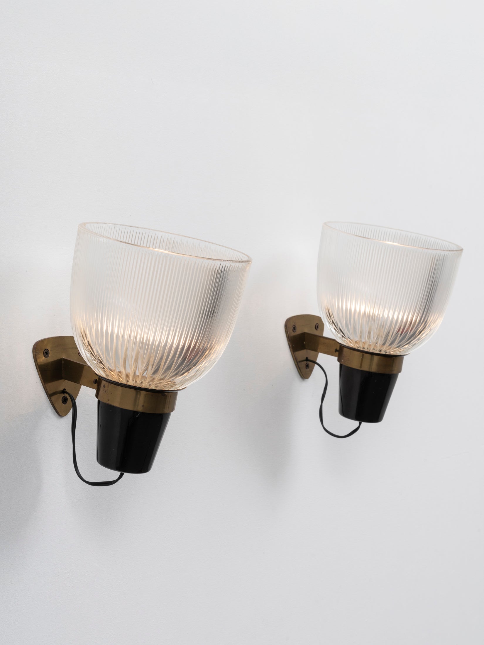 Set_of_2_“LP5”_wall_lamps_by_Ignazio_Gardella_for_Azucena,_Italy,_1950s,_original_edition