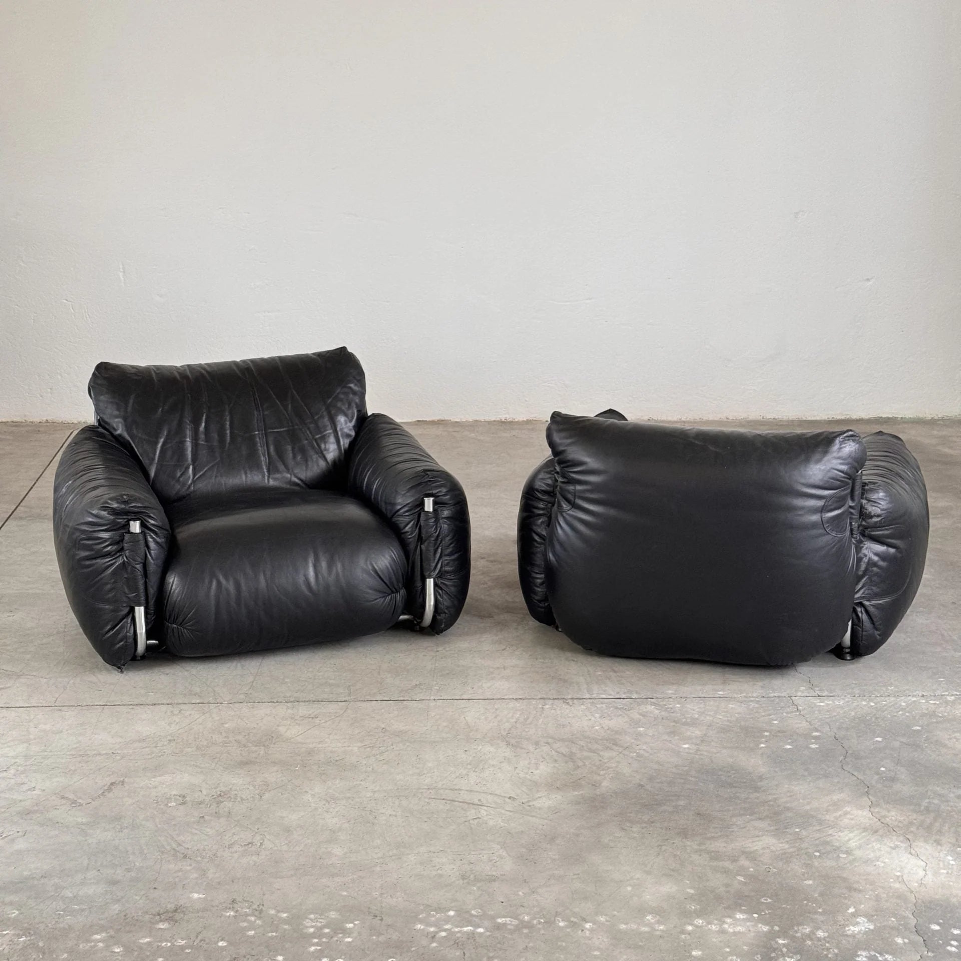 Pair_of_Mid-Century_Armchairs_by_Giuseppe_Munari_for_Poltrona_Munari,_1970s