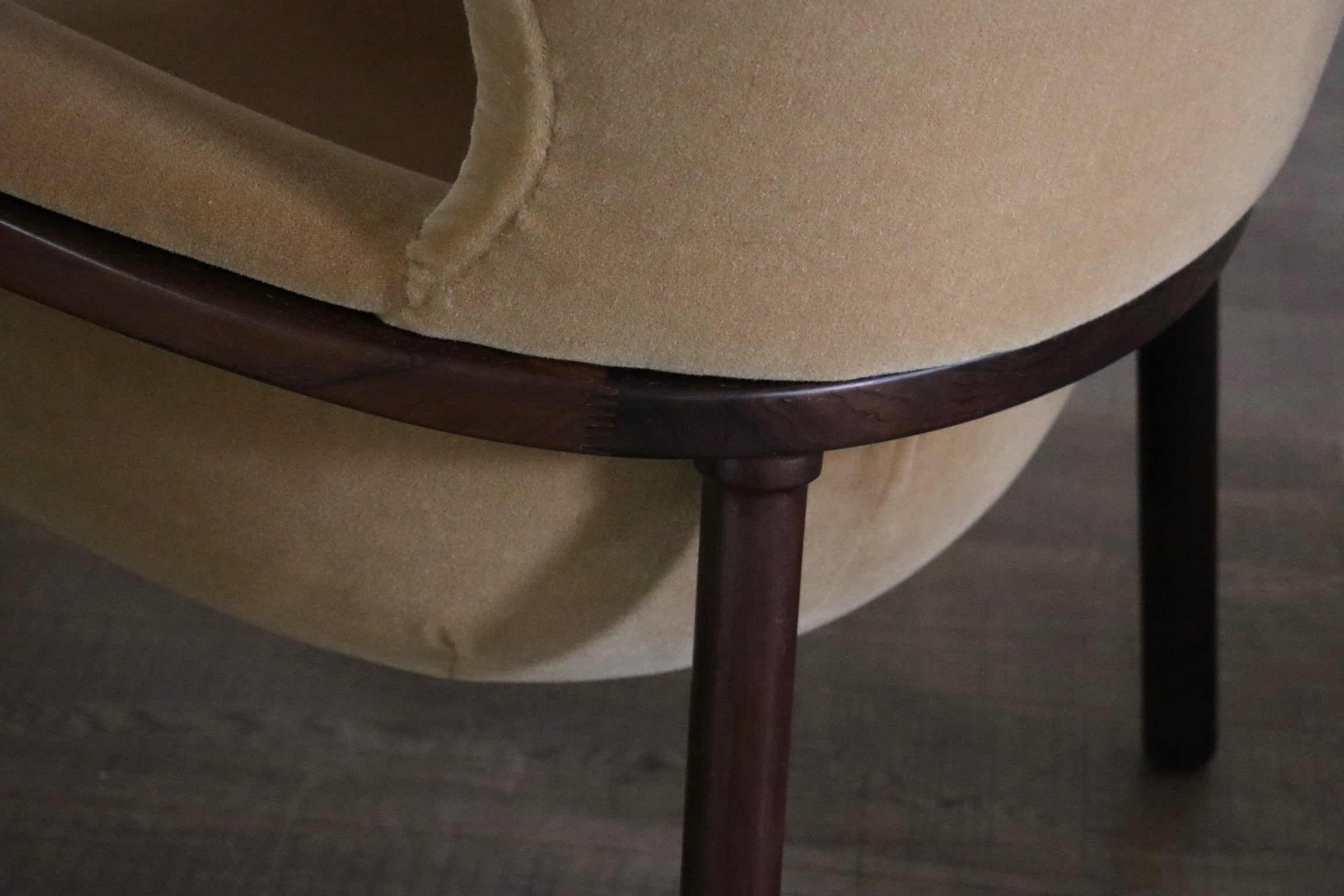 Set_of_2_Midcentury_Modern_Sculptural_Lounge_Chairs_In_Mohair_And_Wood,_Italy_1950s