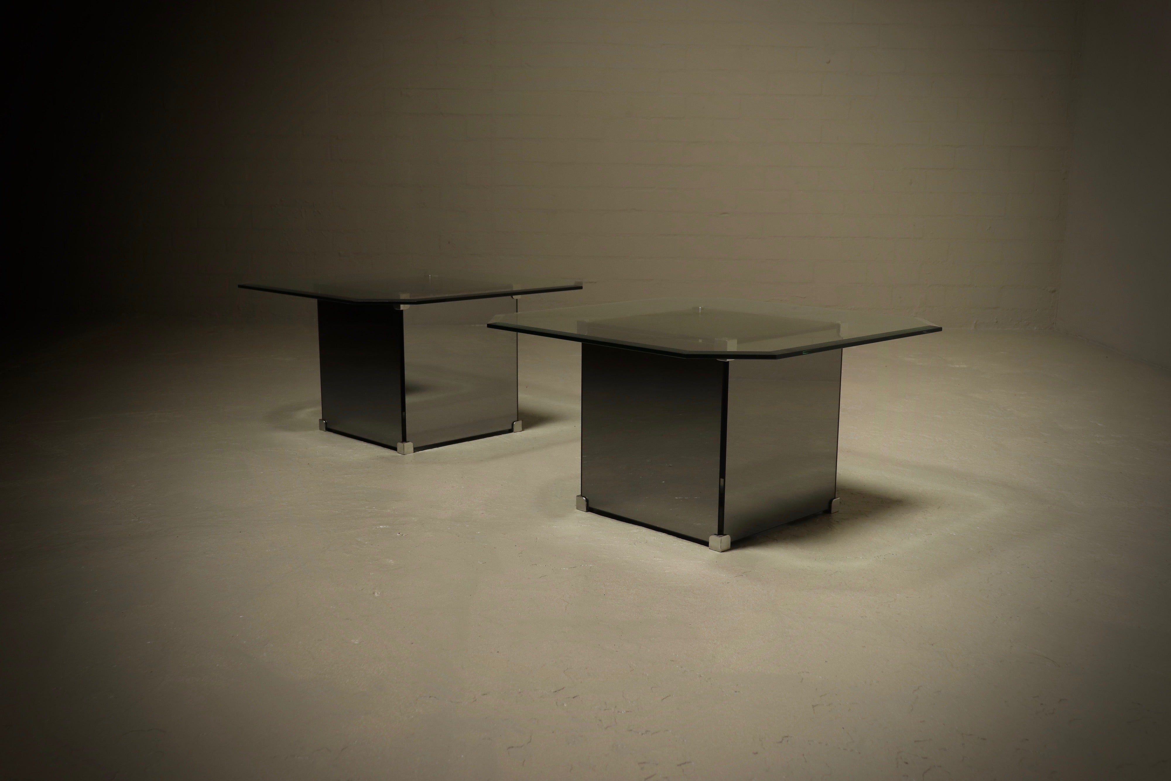Set_of_2_Mirrored_Glass_Coffee_Tables_1980s