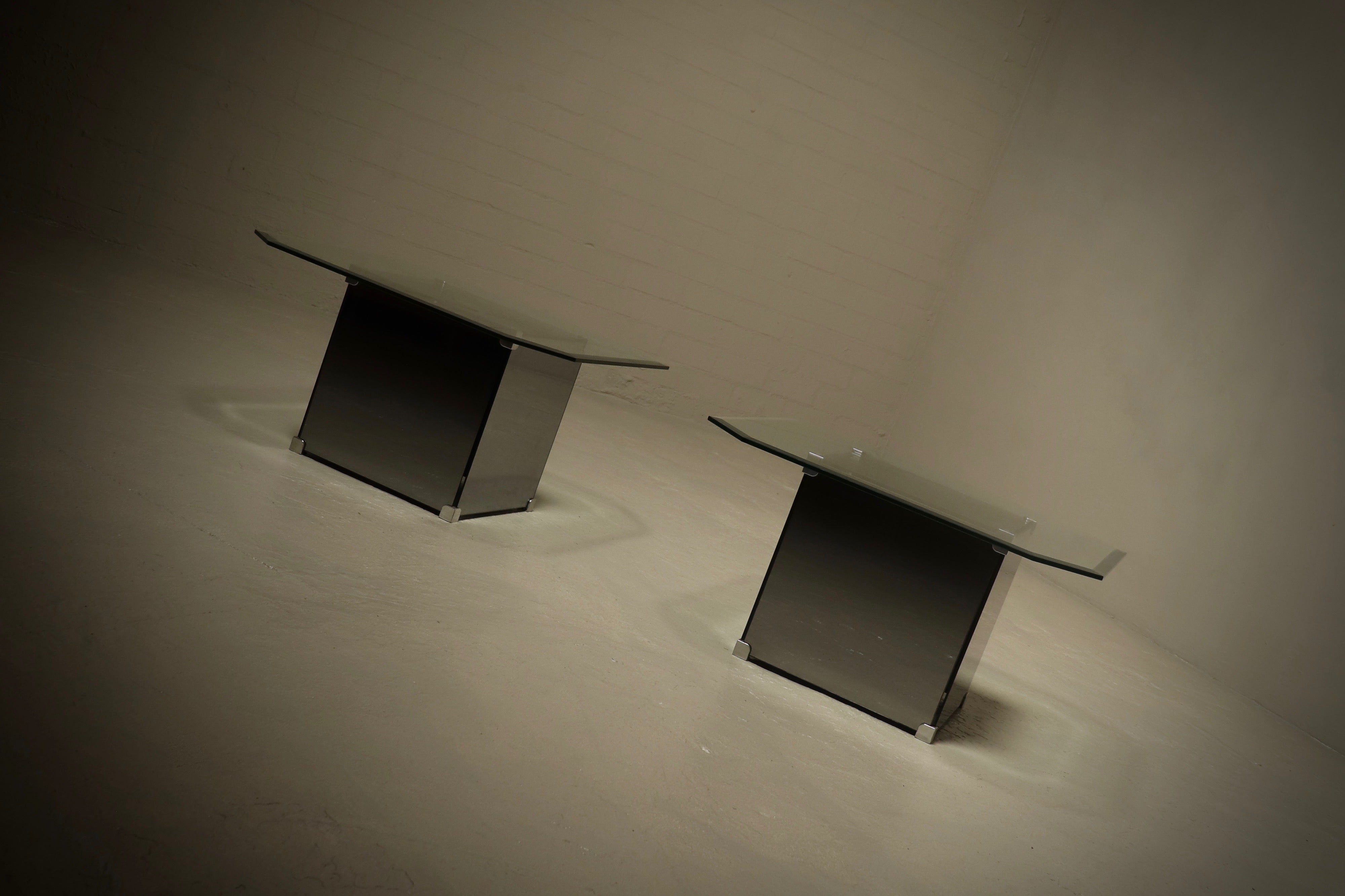 Set_of_2_Mirrored_Glass_Coffee_Tables_1980s
