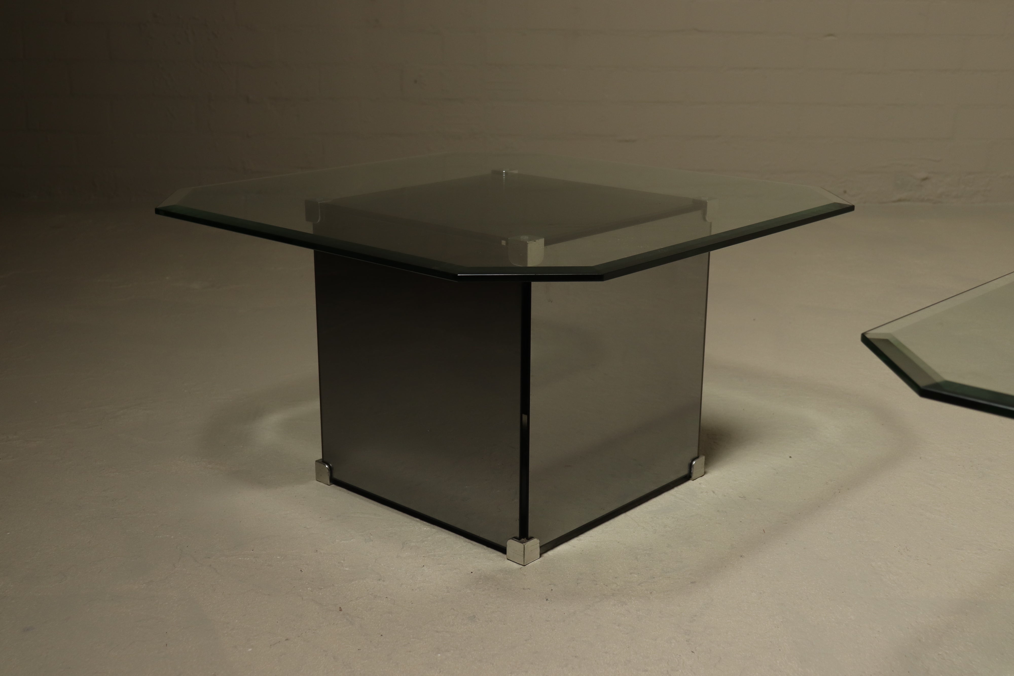 Set_of_2_Mirrored_Glass_Coffee_Tables_1980s