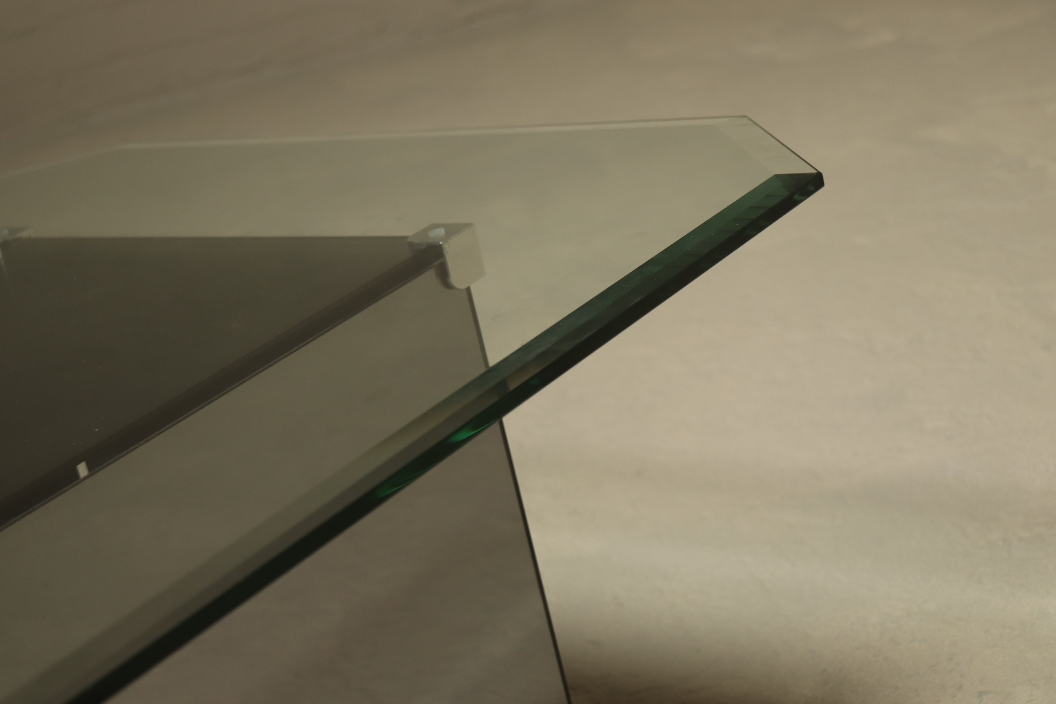 Set_of_2_Mirrored_Glass_Coffee_Tables_1980s