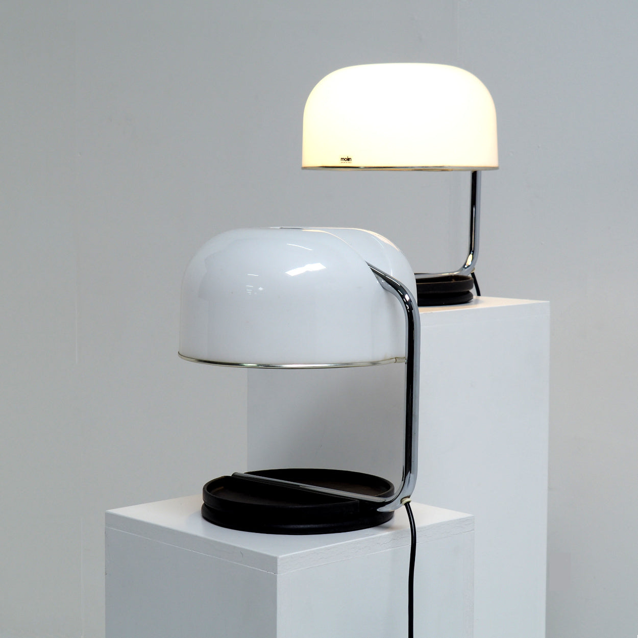 Set_of_2_Molin_Space_Age_Table_Lamps_with_Chrome_Arms,_Italy_1970s
