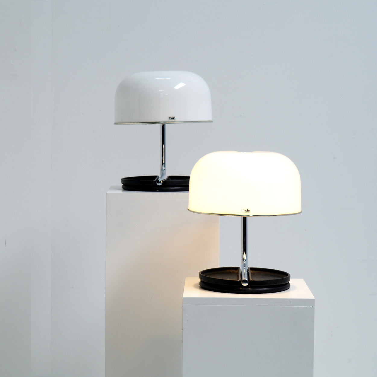 Set_of_2_Molin_Space_Age_Table_Lamps_with_Chrome_Arms,_Italy_1970s