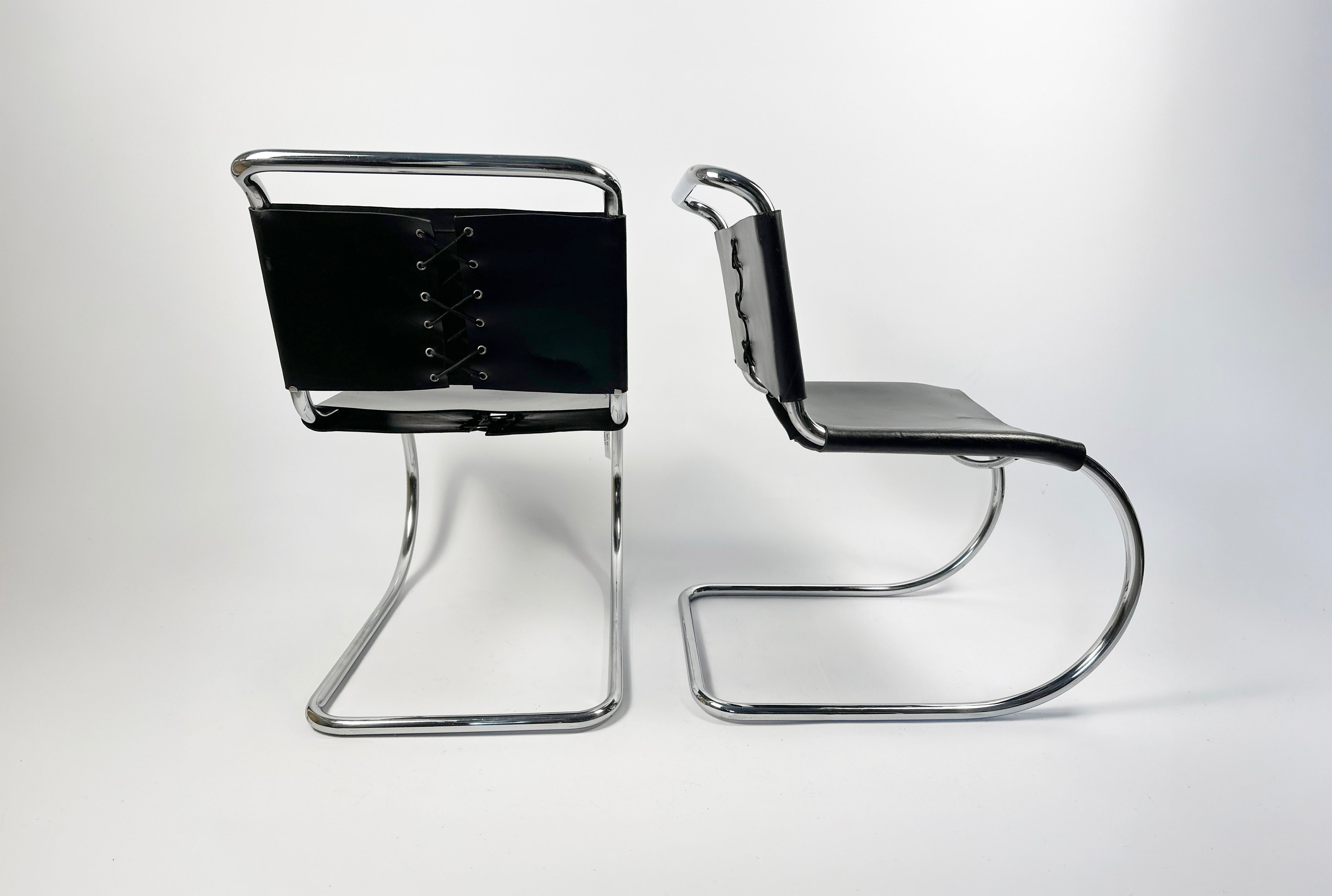 Set_of_2_MR10_Cantilever_Chairs_by_Ludwig_Mies_van_der_Rohe_for_Knoll,_Bauhaus_Chrome_and_Black_Leather