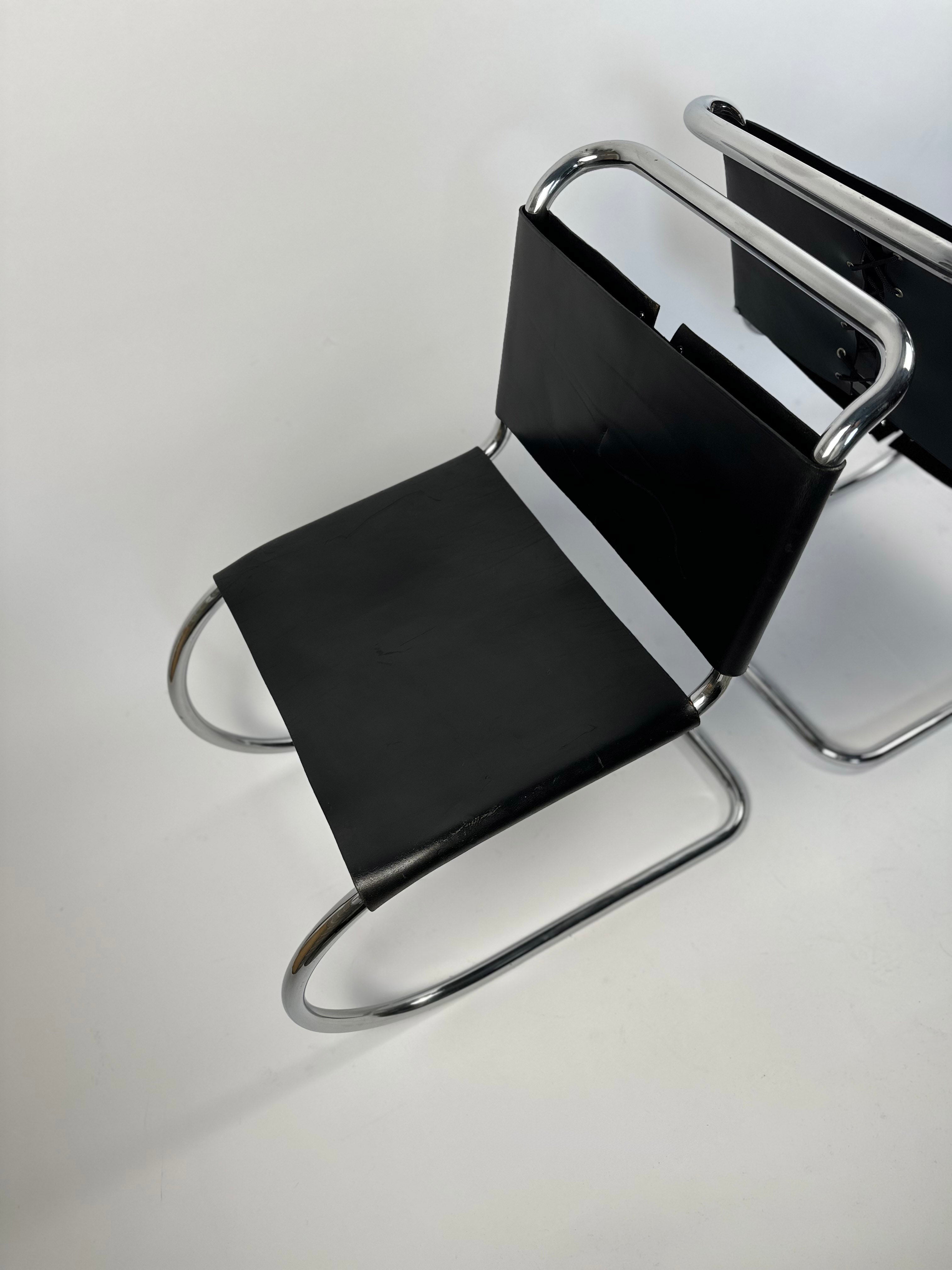 Set_of_2_MR10_Cantilever_Chairs_by_Ludwig_Mies_van_der_Rohe_for_Knoll,_Bauhaus_Chrome_and_Black_Leather