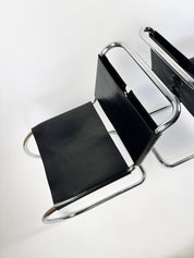 Set_of_2_MR10_Cantilever_Chairs_by_Ludwig_Mies_van_der_Rohe_for_Knoll,_Bauhaus_Chrome_and_Black_Leather