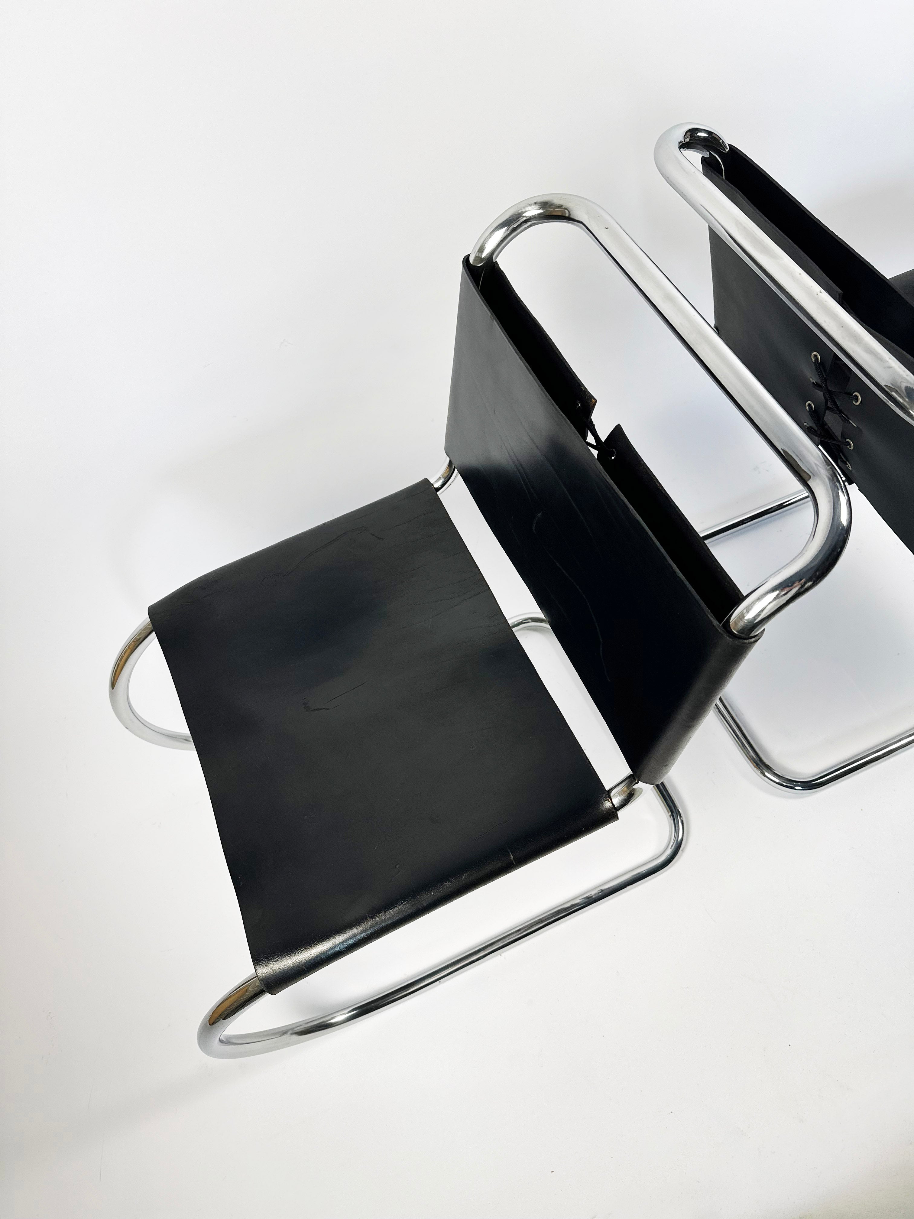 Set_of_2_MR10_Cantilever_Chairs_by_Ludwig_Mies_van_der_Rohe_for_Knoll,_Bauhaus_Chrome_and_Black_Leather