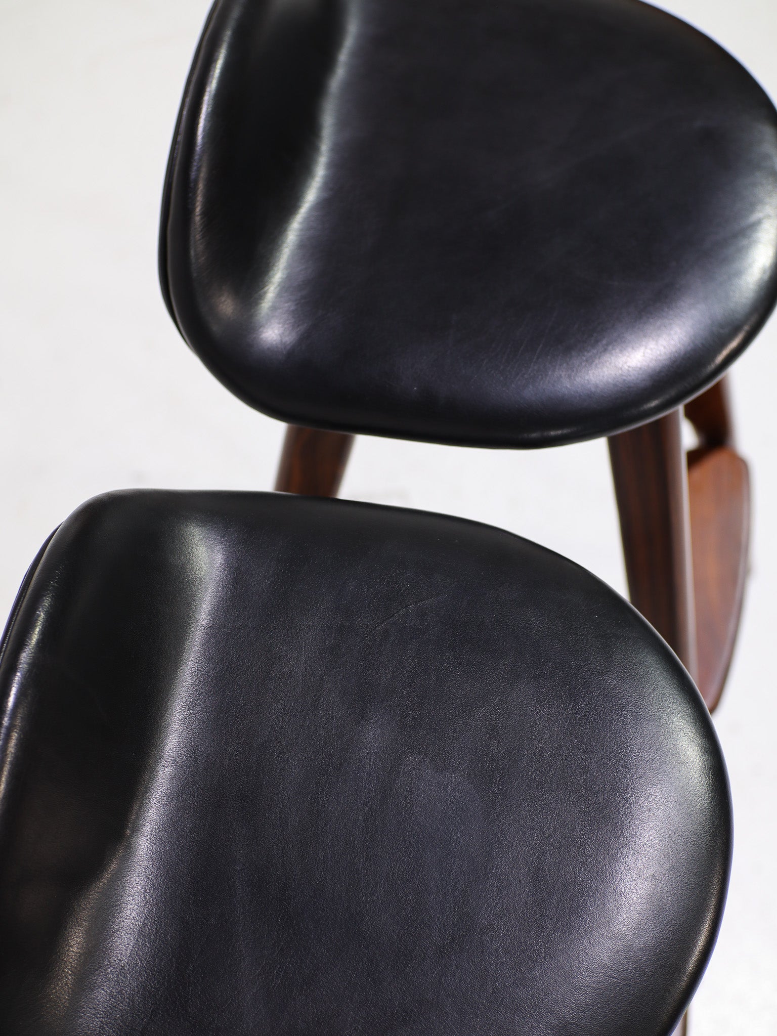 Set_of_2_OD-61_Bar_Stools_by_Erik_Buch_for_Oddense_Maskinsnedkeri,_Rosewood,_Denmark,_1960s