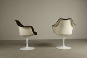 Set_of_2_original_Tulip_armchairs_by_Eero_Saarinen_for_Knoll_International,_1960s