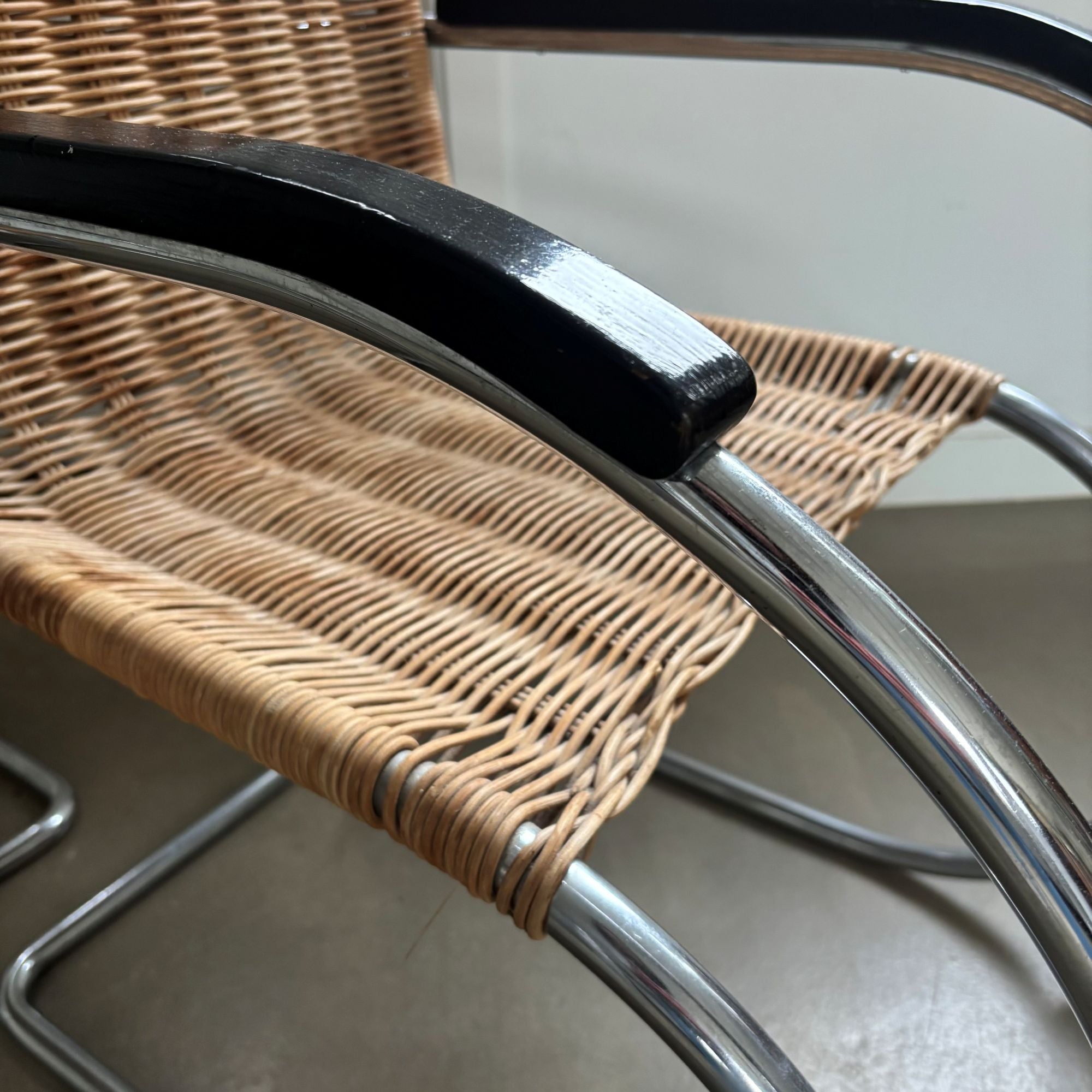 Set_of_2_Bauhaus_Rattan_and_Chrome_Tubular_Steel_Lounge_Chairs,_in_the_Style_of_Ludwig_Mies_van_der_Rohe