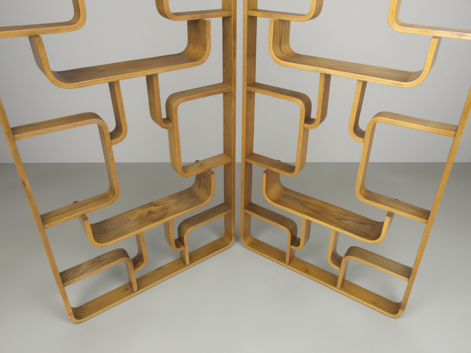 Set_of_2_Bentwood_Room_Dividers_by_Ludvík_Volák_for_Dřevopodnik_Holešov,_Czechoslovakia,_1960s