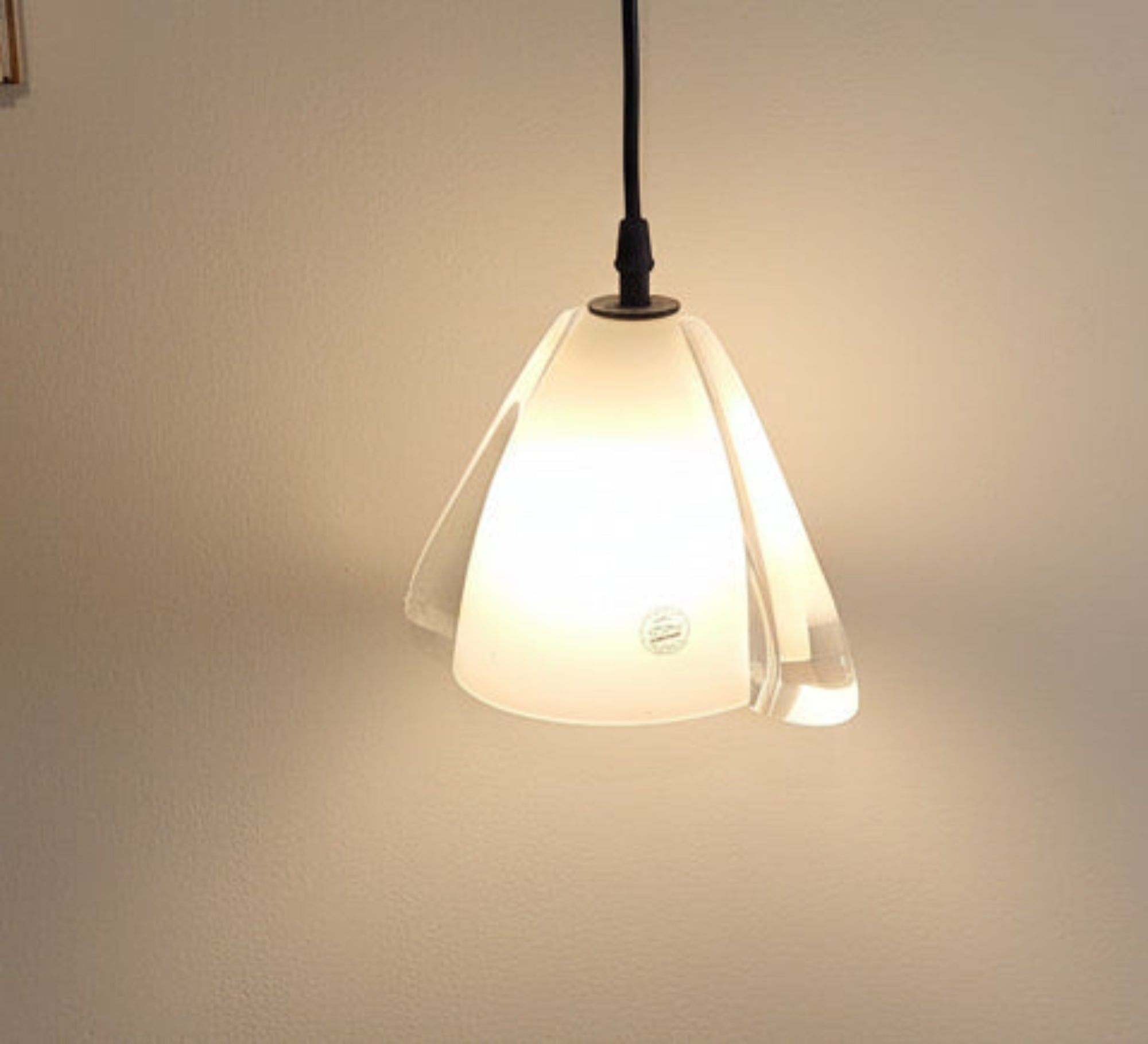 Pair_of_Murano_Opaline_Glass_Pendant_Lamps,_Italy_1970s