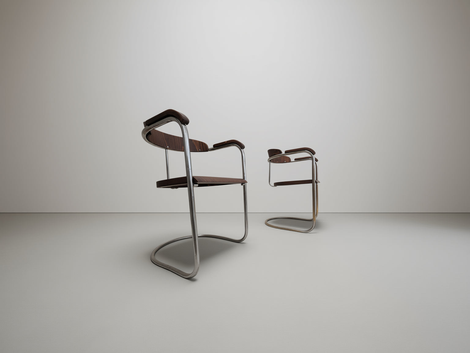 Pair_of_SS_33_Cantilever_Armchairs_by_Hans_&_Wassili_Luckhardt,_1930s