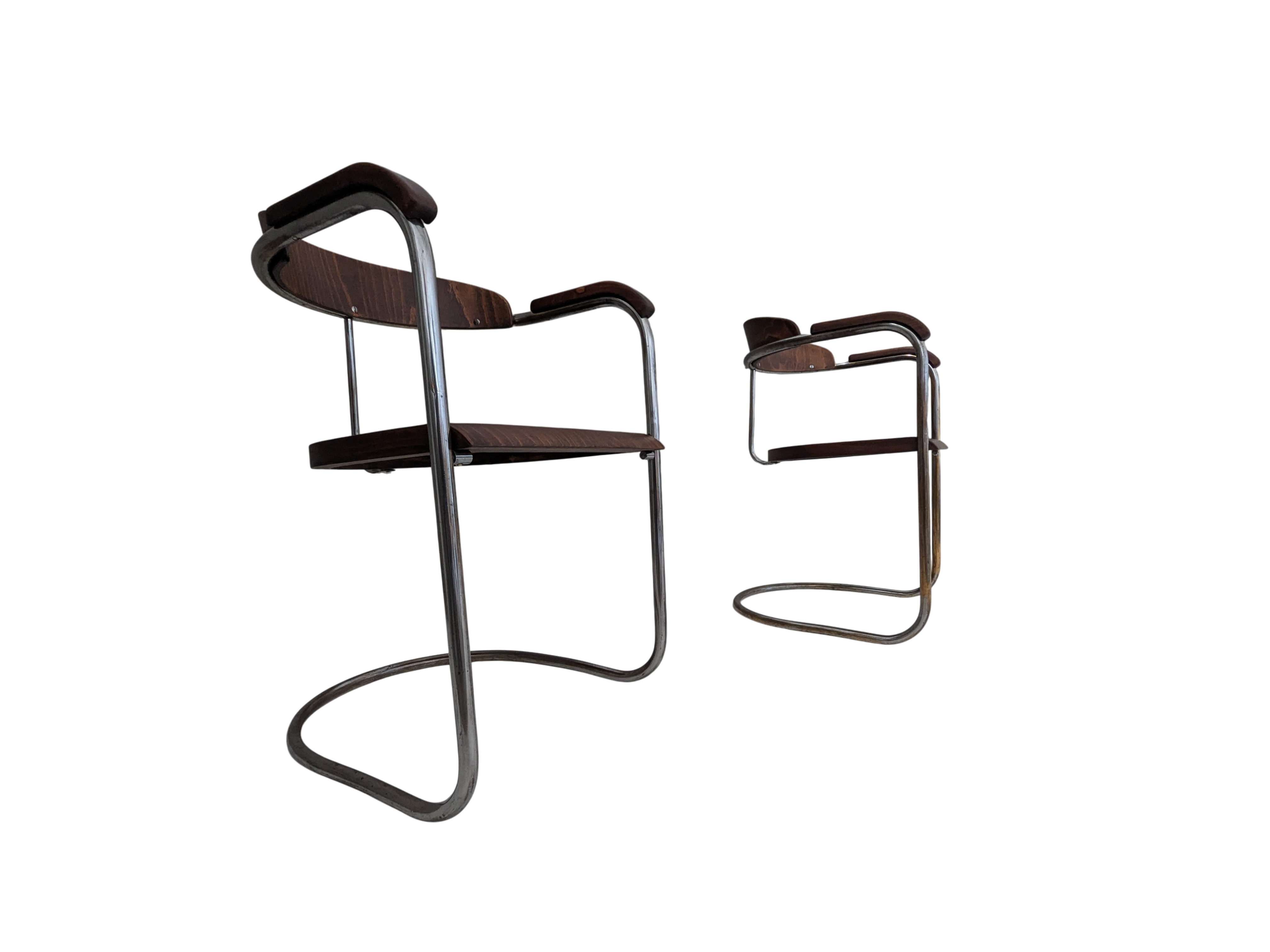 Pair_of_SS_33_Cantilever_Armchairs_by_Hans_&_Wassili_Luckhardt,_1930s