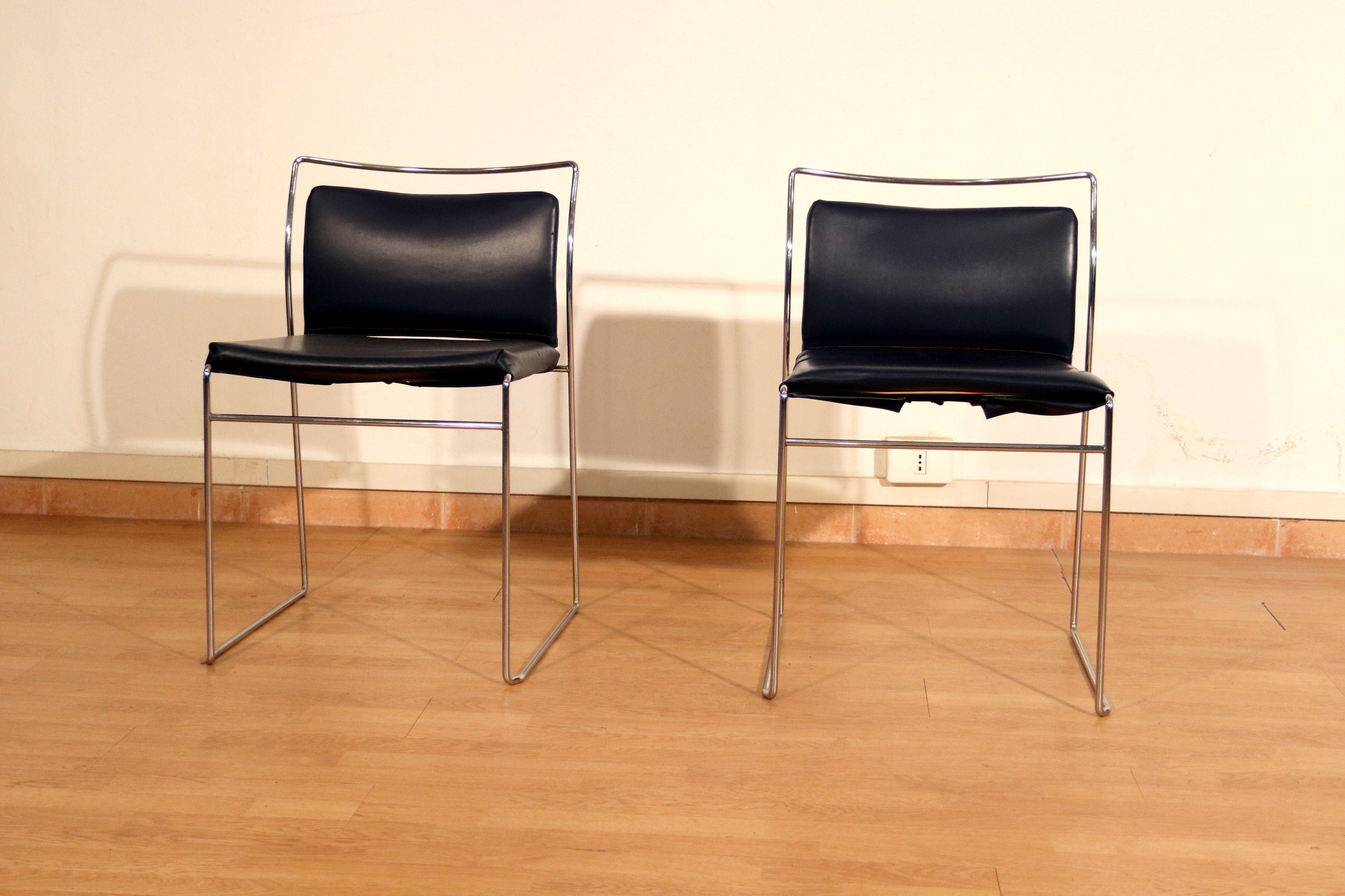 Set_of_2_Kazuhide_Takahama_Tulu_Chairs_for_Gavina,_Italy_1970s