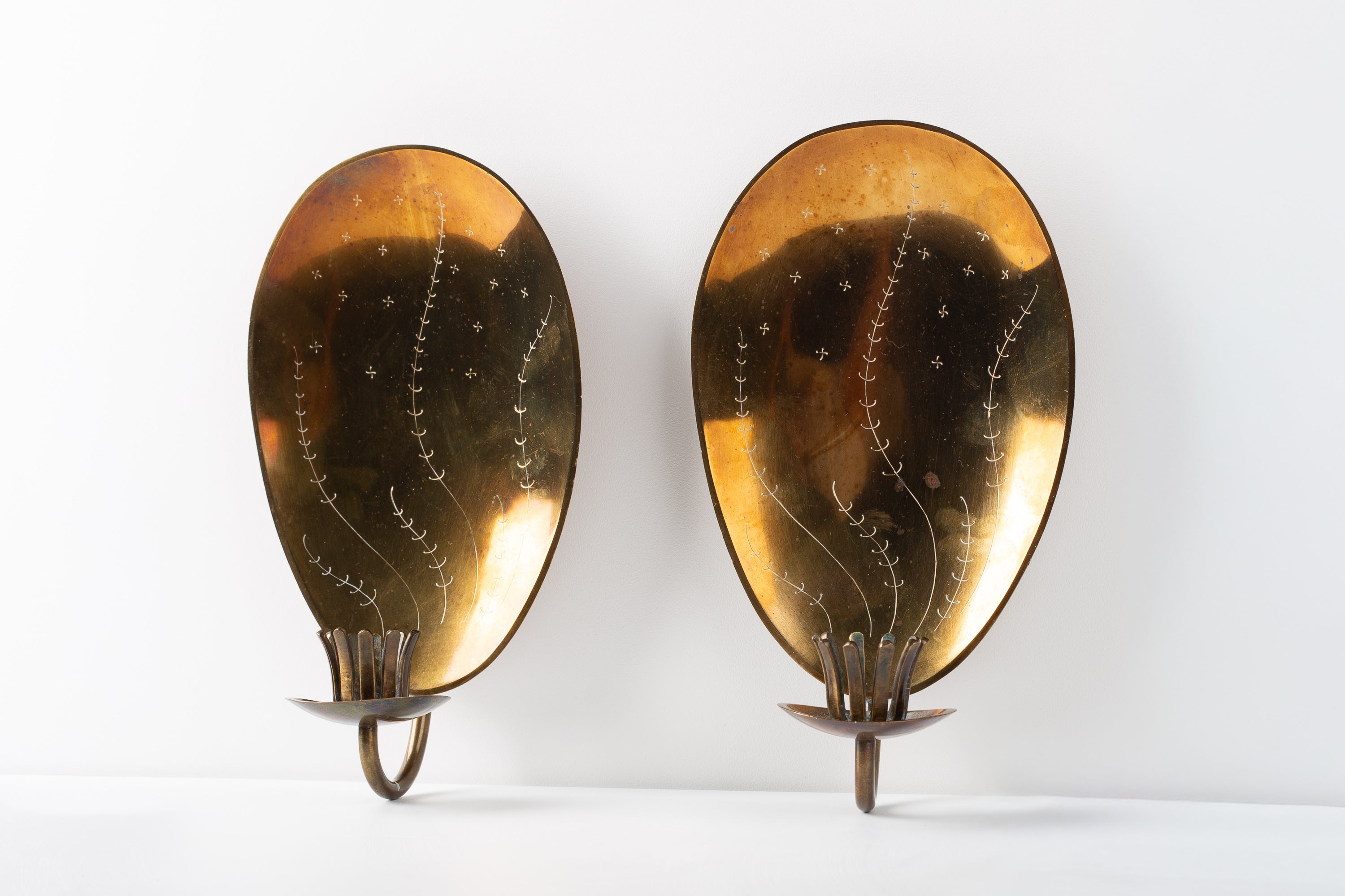 Set_of_2_Veikko_Huotari_Brass_Candle_Wall_Sconces_for_VH-Lampetti,_Finland,_1950s
