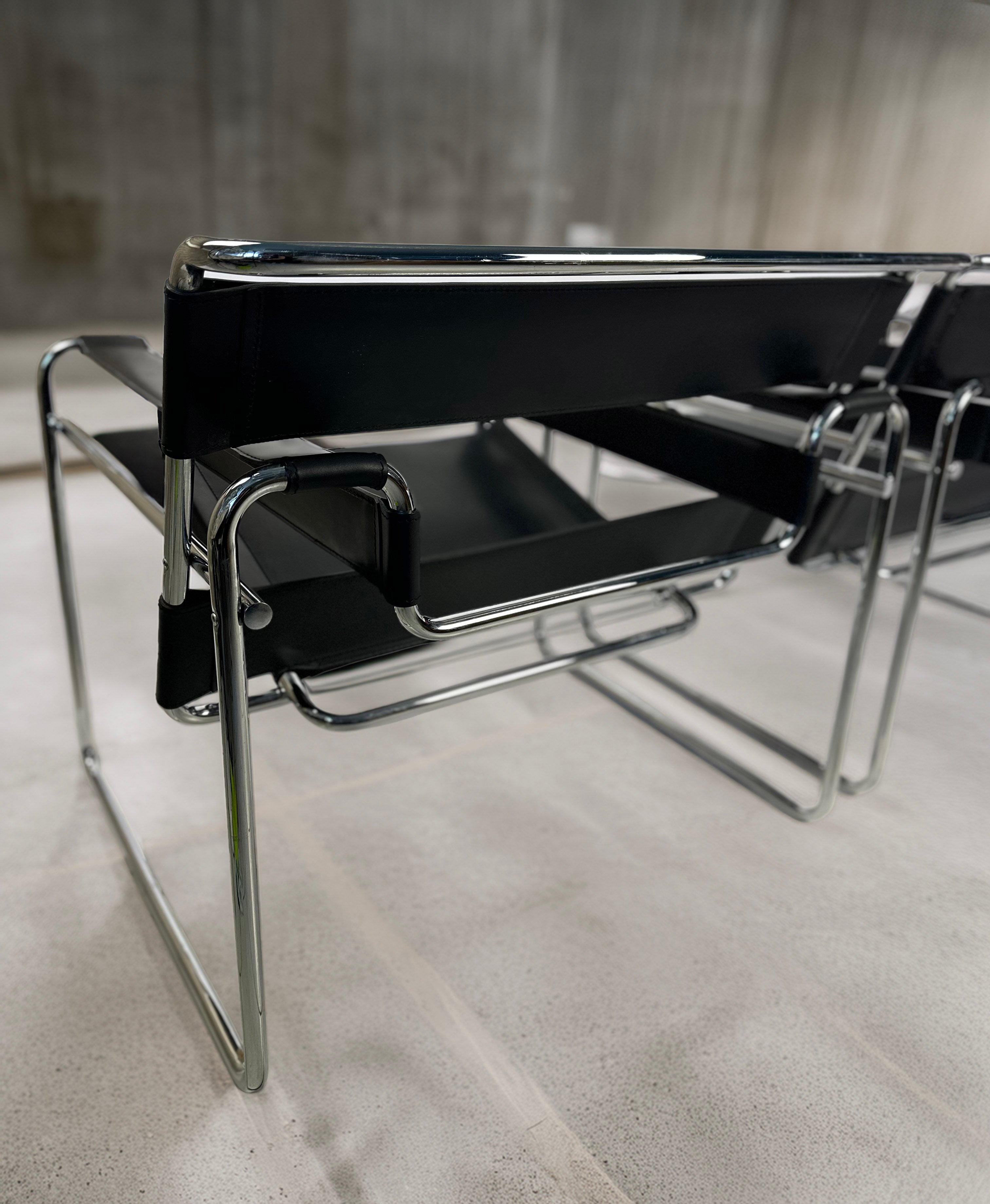 Set_of_2_Marcel_Breuer_Wassily_B3_Chairs_in_Black_Leather_and_Chrome,_1970s–80s