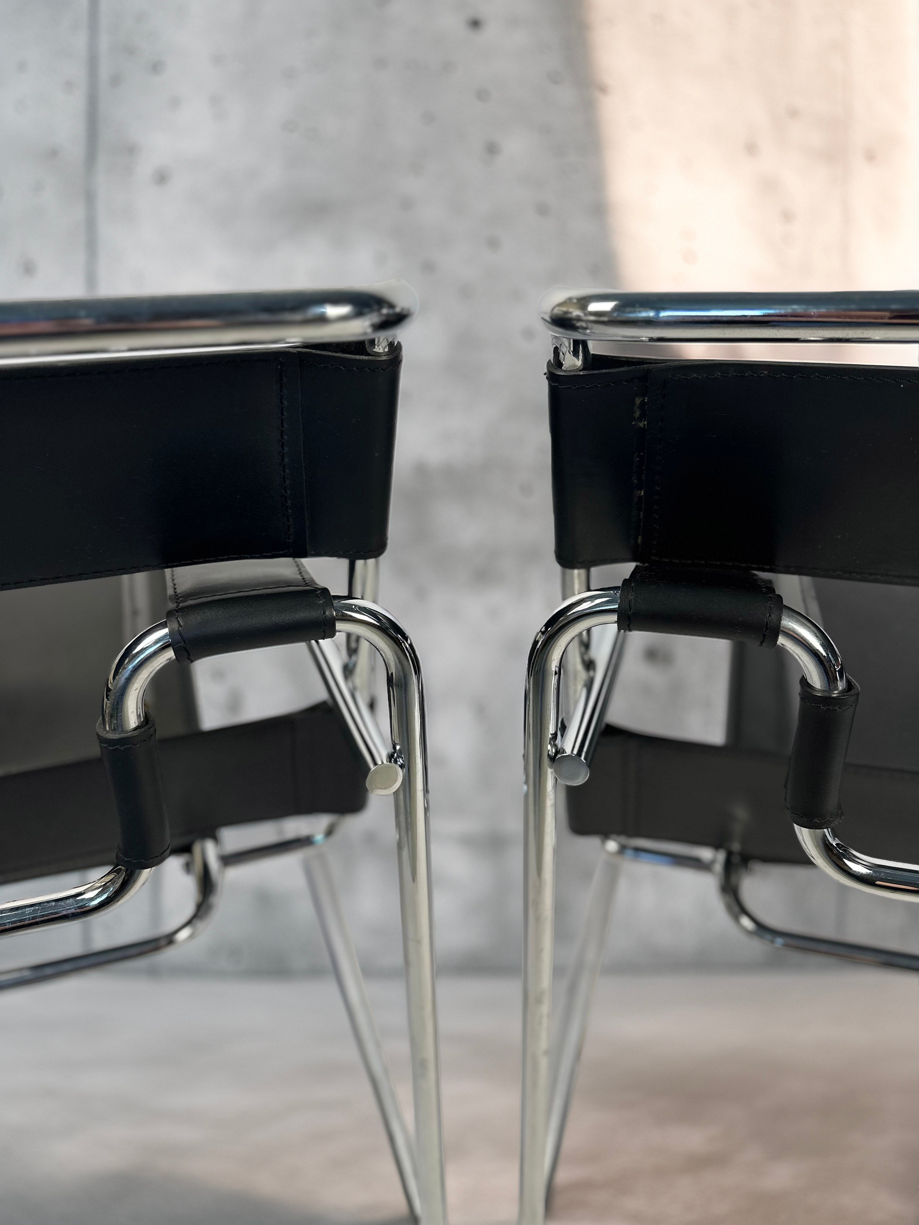 Set_of_2_Marcel_Breuer_Wassily_B3_Chairs_in_Black_Leather_and_Chrome,_1970s–80s
