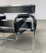 Set_of_2_Marcel_Breuer_Wassily_B3_Chairs_in_Black_Leather_and_Chrome,_1970s–80s
