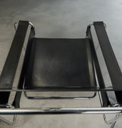 Set_of_2_Marcel_Breuer_Wassily_B3_Chairs_in_Black_Leather_and_Chrome,_1970s–80s